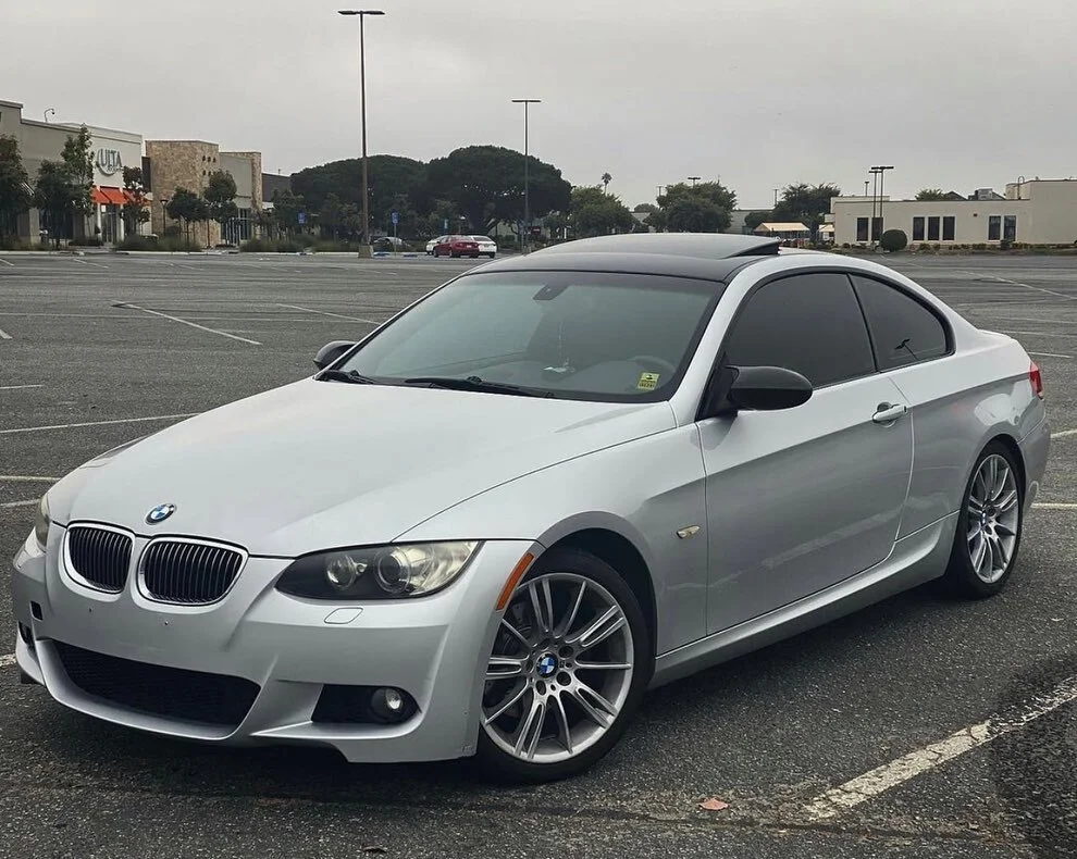 Beautiful e92 🔥🔥🔥 
 @jxsei 

Gloss black roof 

Dm us for roof wraps or full car wraps we do it all! 
(We have Mobile options depending on the address)