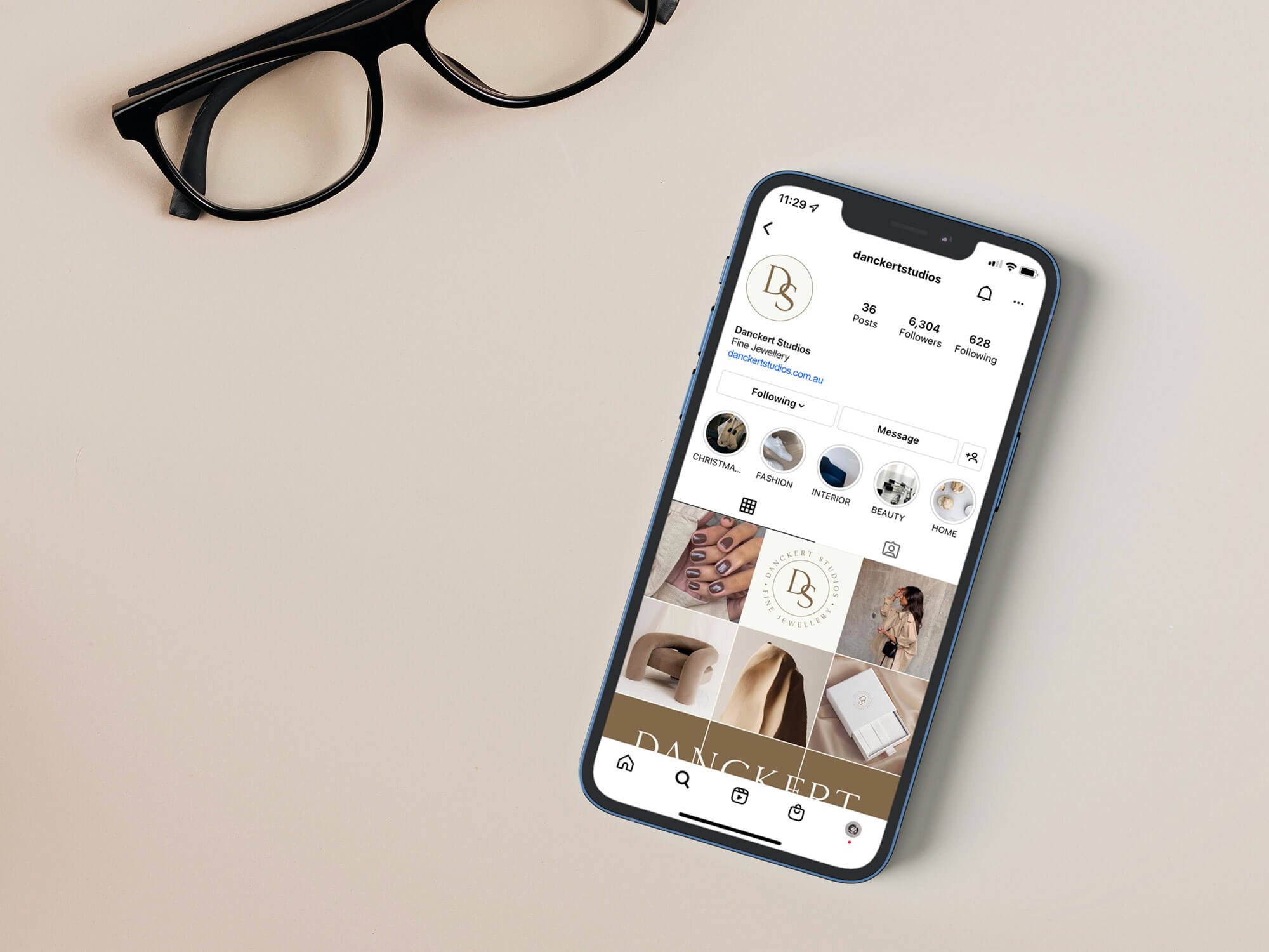 Brand identity creation, website design,, packaging and card design and creation for Danckert Studios. Branding, Logo Development, Business Cards, Website Conceptualisation, Packaging Design.