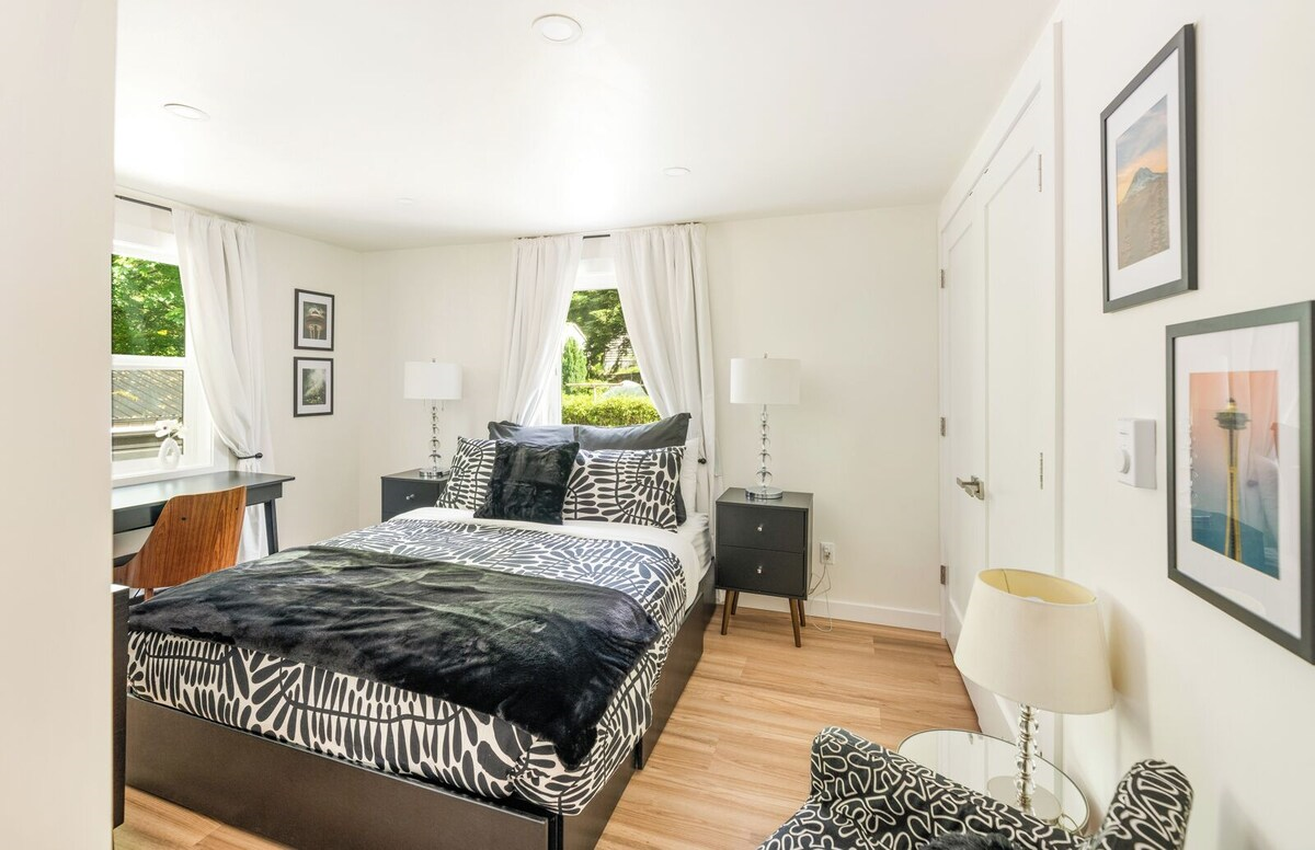 upstairs bedroom2.png