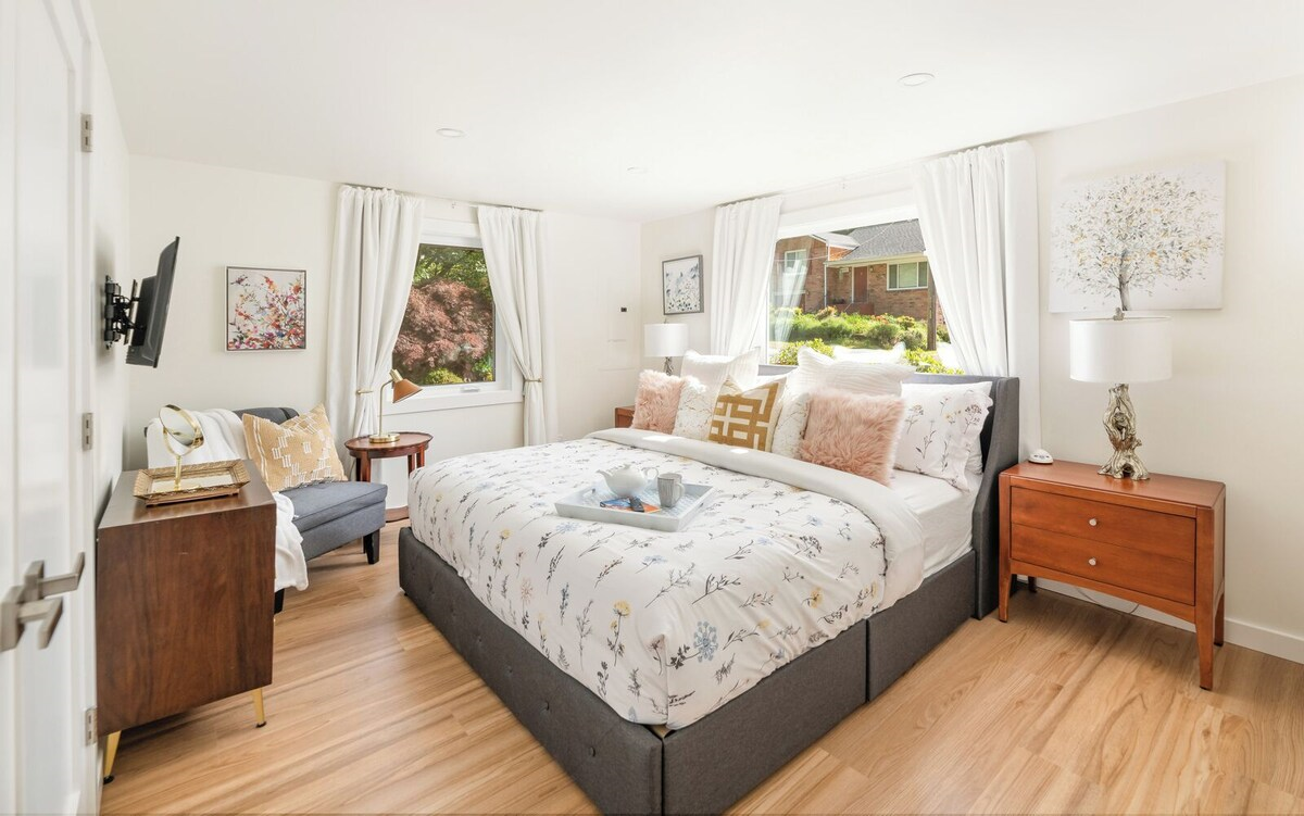 upstairs bedroom1.png