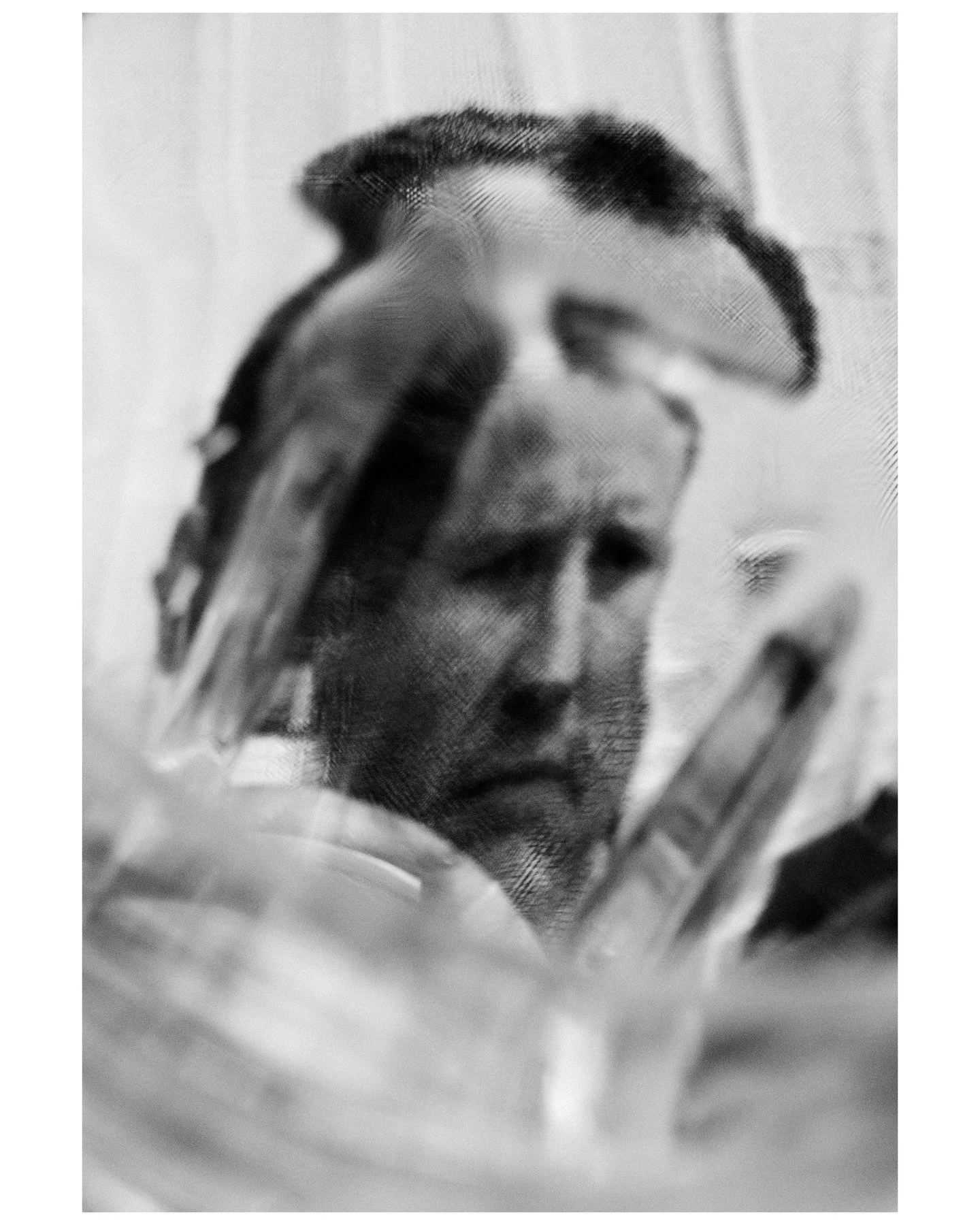 Stretching out portraits in the studio.
.
.
.
.
.
.
#surrealphotography #fineartsurrealism #contemporaryphotography #artphotography #fineartphotography #conceptualphotography #surrealism #abstractphotography #experimentalphotography #surrealart #phot