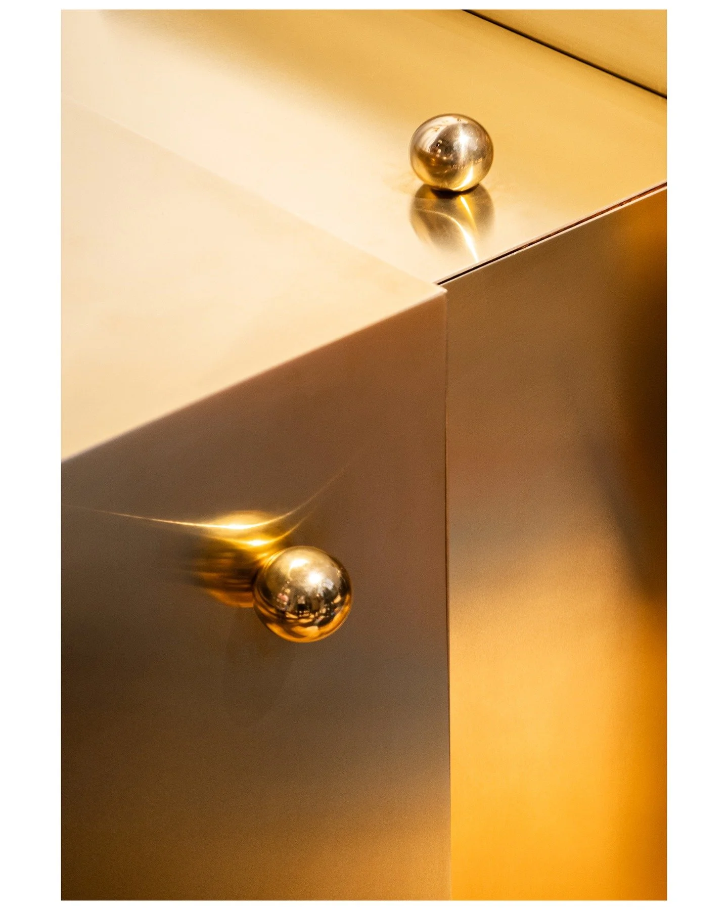 Work for @alma_ebenistes

EVOLUTION Side board / Burshed brass on wood panels, interior made with velvet from @lamaisonpierrefrey

Shot @biennale_revelations