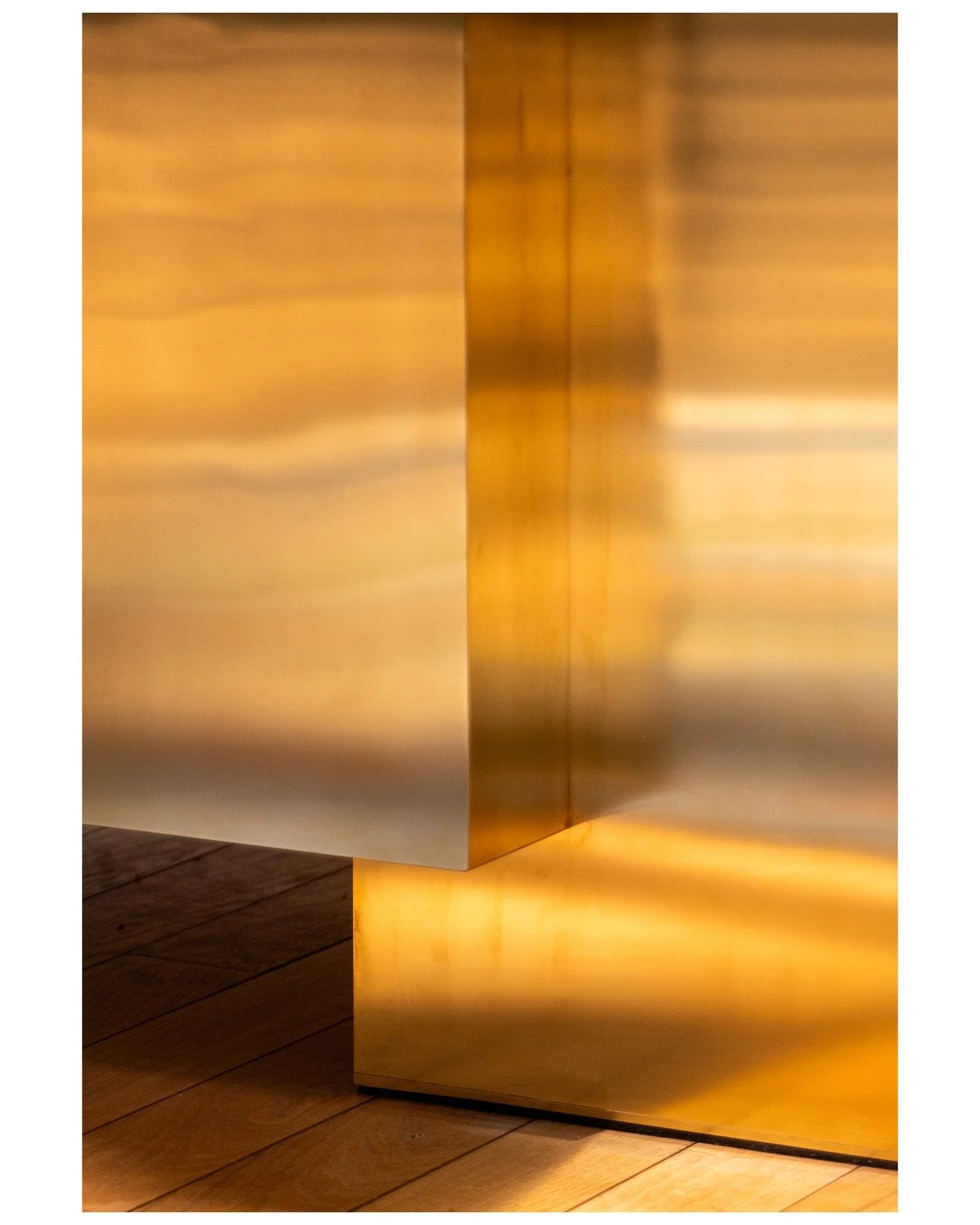 Work for @alma_ebenistes

EVOLUTION Side board / Burshed brass on wood panels, interior made with velvet from @lamaisonpierrefrey

Shot @biennale_revelations