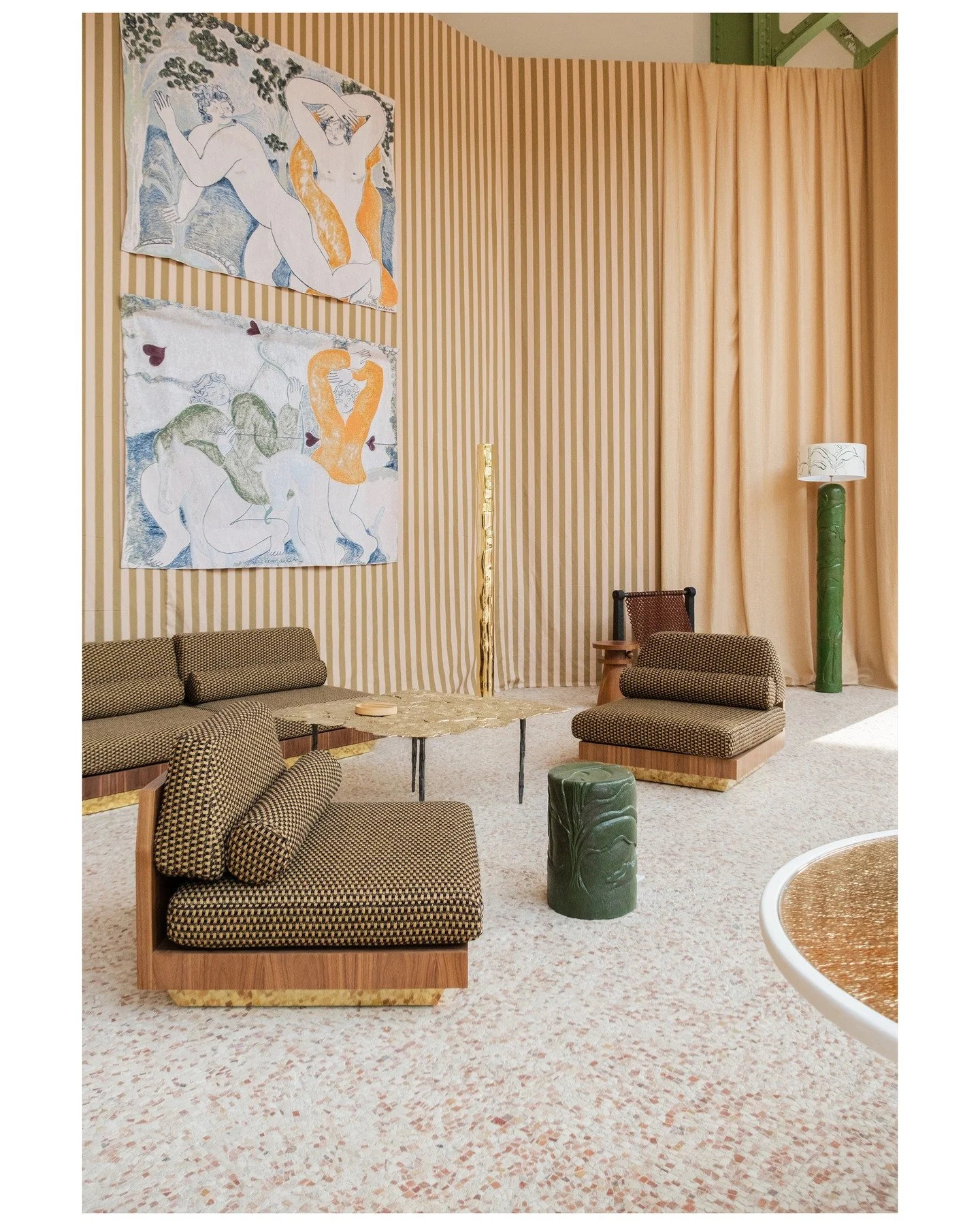 Work for @alma_ebenistes

Chauffeuses W/S / Walnut, Polished Brass &amp; Fabric

Shot @biennale_revelations