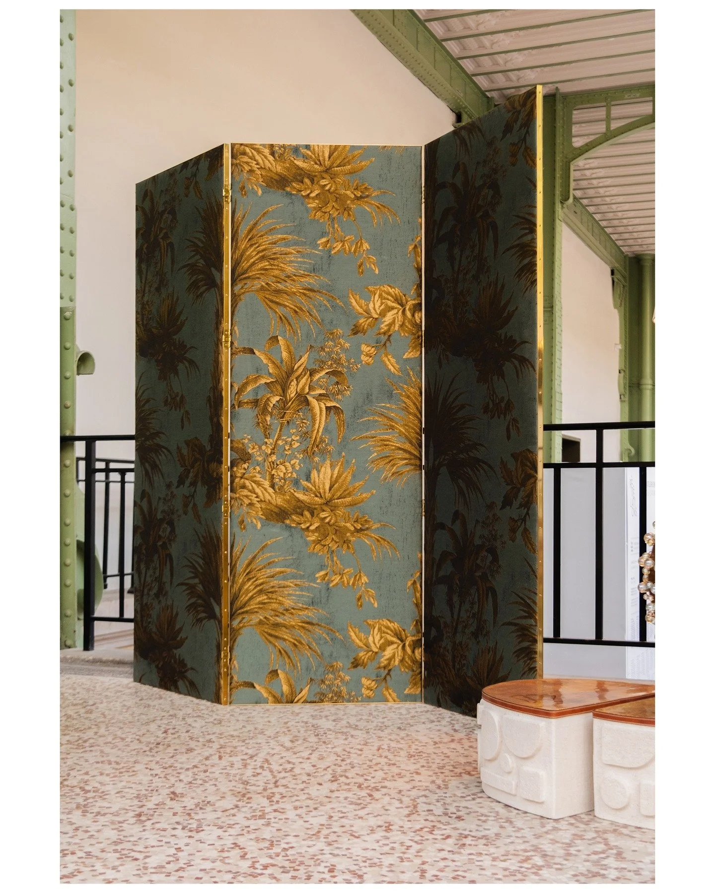 Work for @alma_ebenistes

PARAVENT / Oak, Polished Brass &amp; Fabric made by @lamaisonpierrefrey 

Shot @biennale_revelations