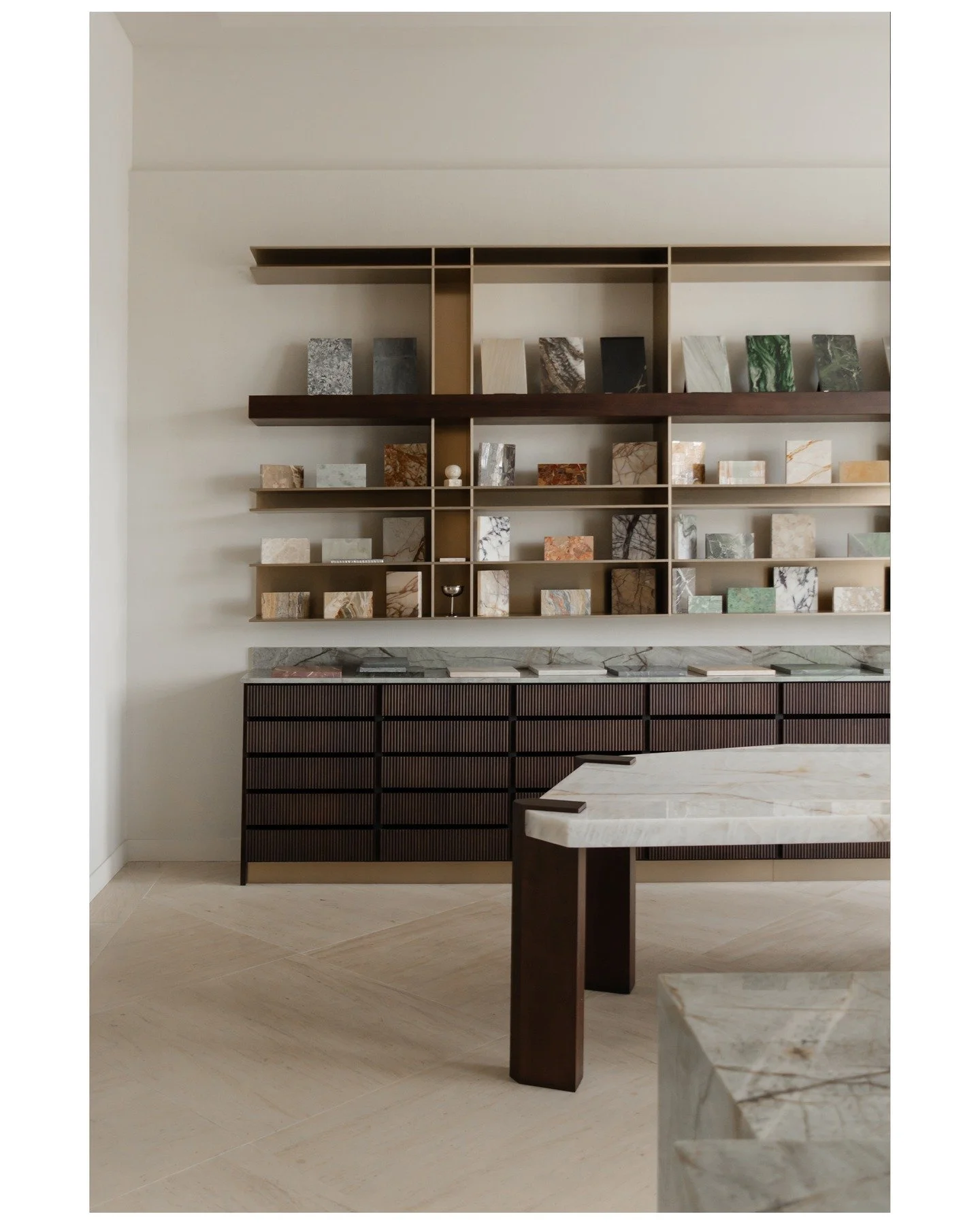 Images for @bloma_ad on their @cbragencement showroom project in Lyon.