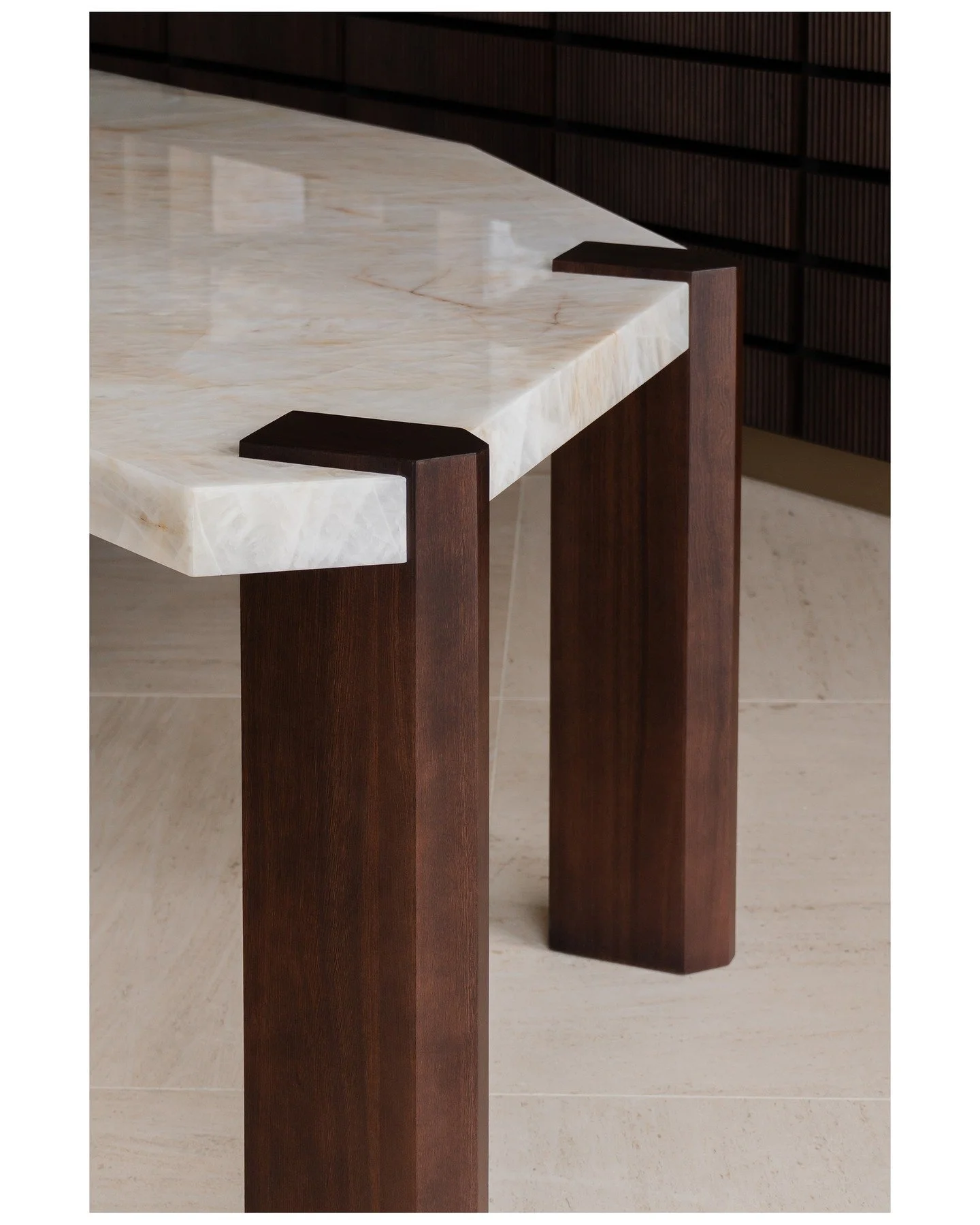 Details for @bloma_ad on their @cbragencement showroom project in Lyon.