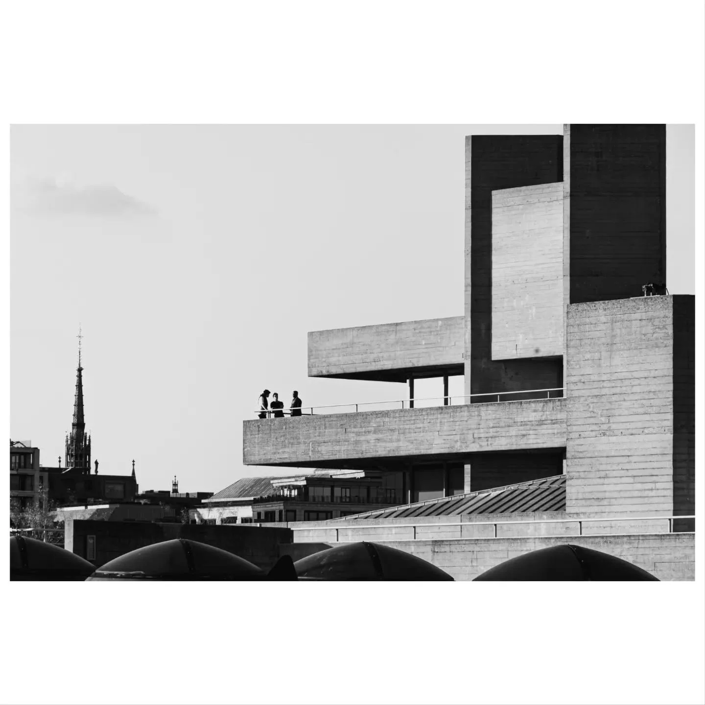 .
.
.
.
.
#london #nationaltheatre #brutalism #concretearchitecture #bnwphotography #brutgroup #architecturephotography #architecturelover #blocks #planes