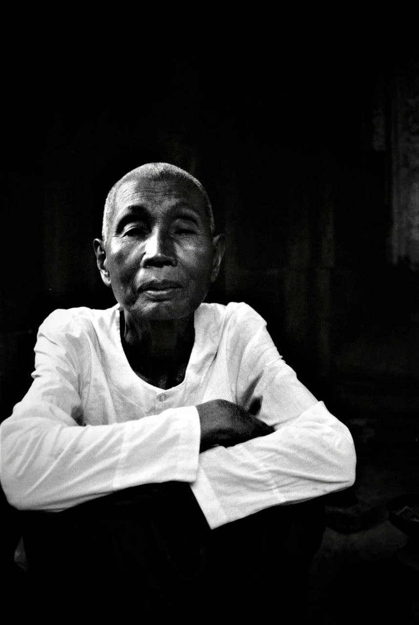 Sitting woman, Siem Reap.jpeg
