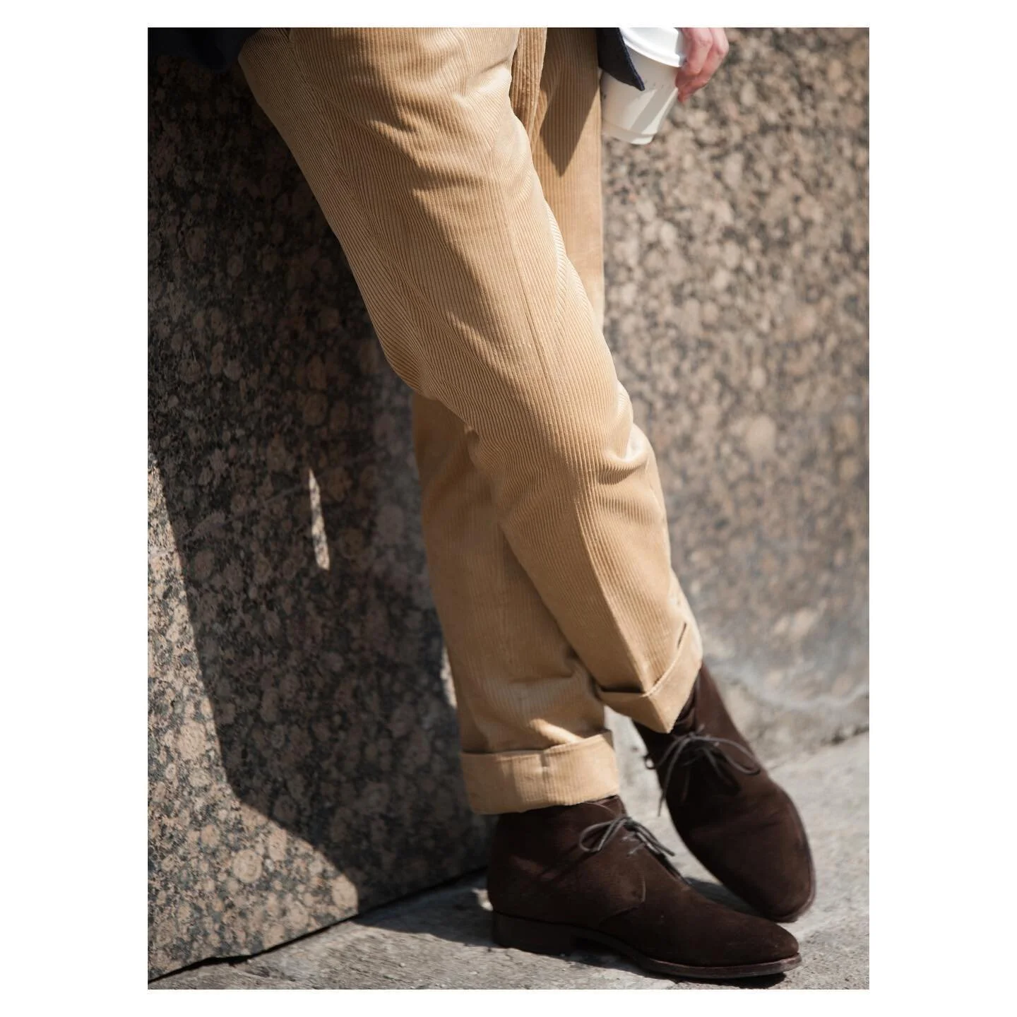 Cozy, yet stylish, the velvety sheen and the ribbed surface of the Genoa corduroy, gives our chinos a unique and elegant look.
.
Woven in Italy, the soft corduroy is available in a dazzling range of colours suitable for both men and ladies.