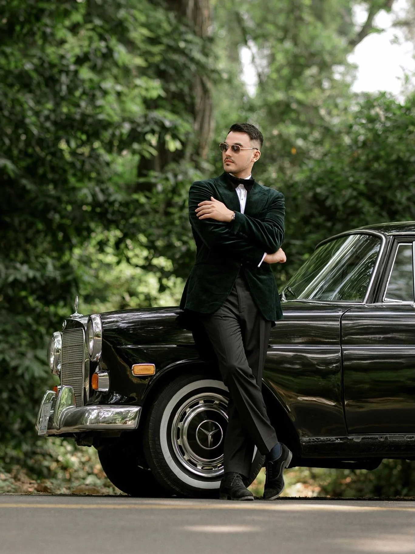 Not all tux are made equal. The emerald green velvet tux jacket made for our friend @mr.kamsuen embodies luxury that can be touched - calm confidence, sophistication and a whisper of exclusivity. Its plush texture and jewel tone transform black-tie t