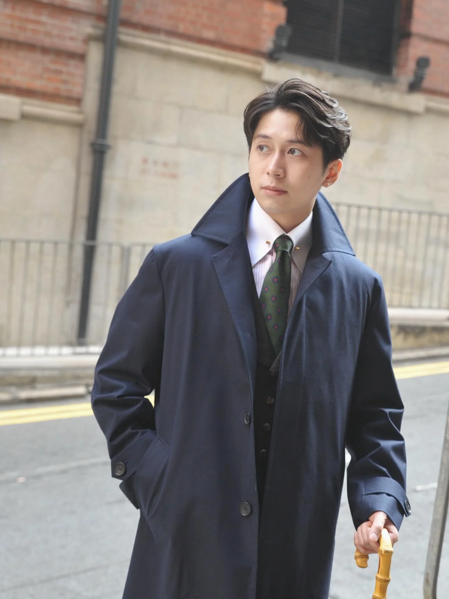 A fresh creation from us, our ClimaFlex Topcoat showcases our flair for innovation and mastery of modern fabrication techniques. Its removable thermal liner adapts effortlessly to shifting weather, offering warmth through the chilly days, while the l