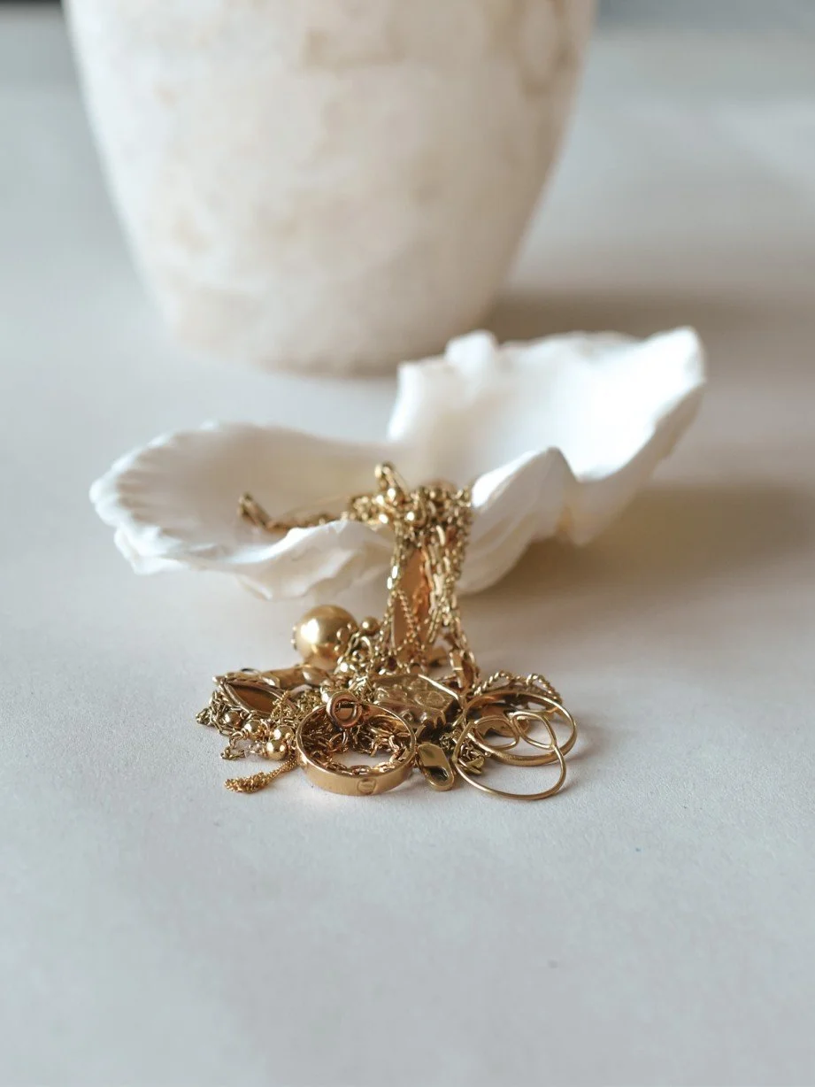 Old gold jewellery coming from shell to be used for redesign