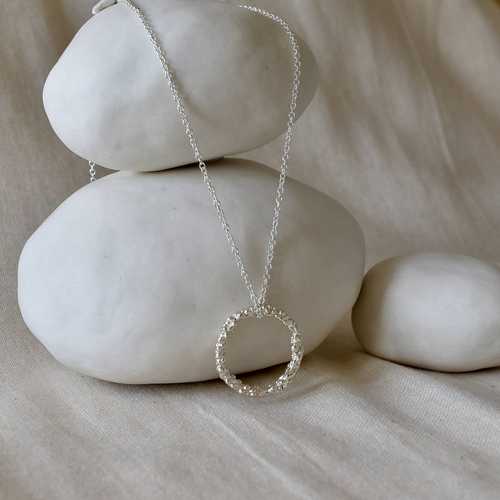 Silver-textured-pendant-necklace-circle-Militza-Ortiz-Jewellery-1b.jpg