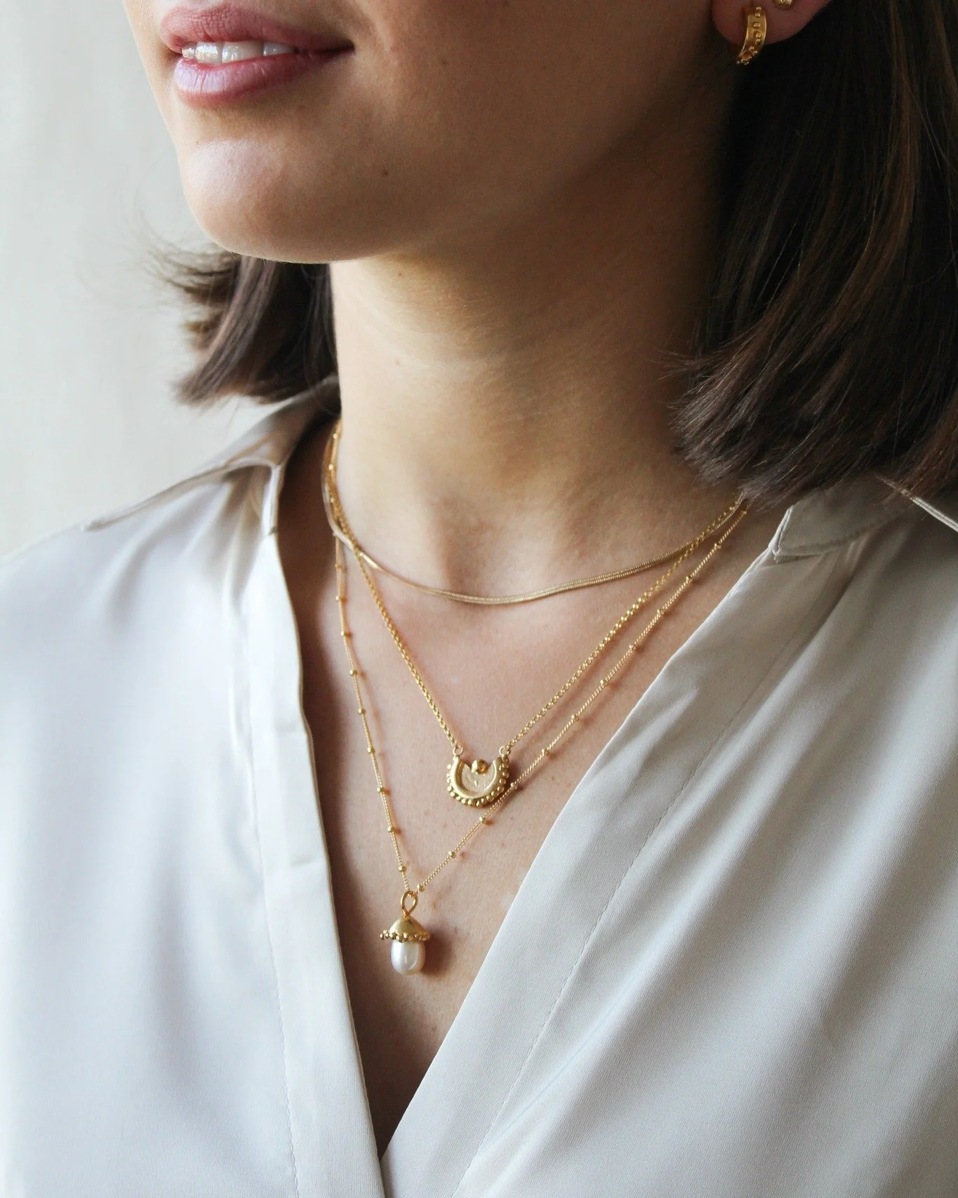 It is all about the layering! Our pendant necklaces are made to be mixed and matched.
.
.
.
.
.
.
 #layerednecklaces #layerednecklace #militzaortiz #necklacelover #necklaceoftheday #necklaces #necklace #silvernecklaces #silvernecklace #jewellery
