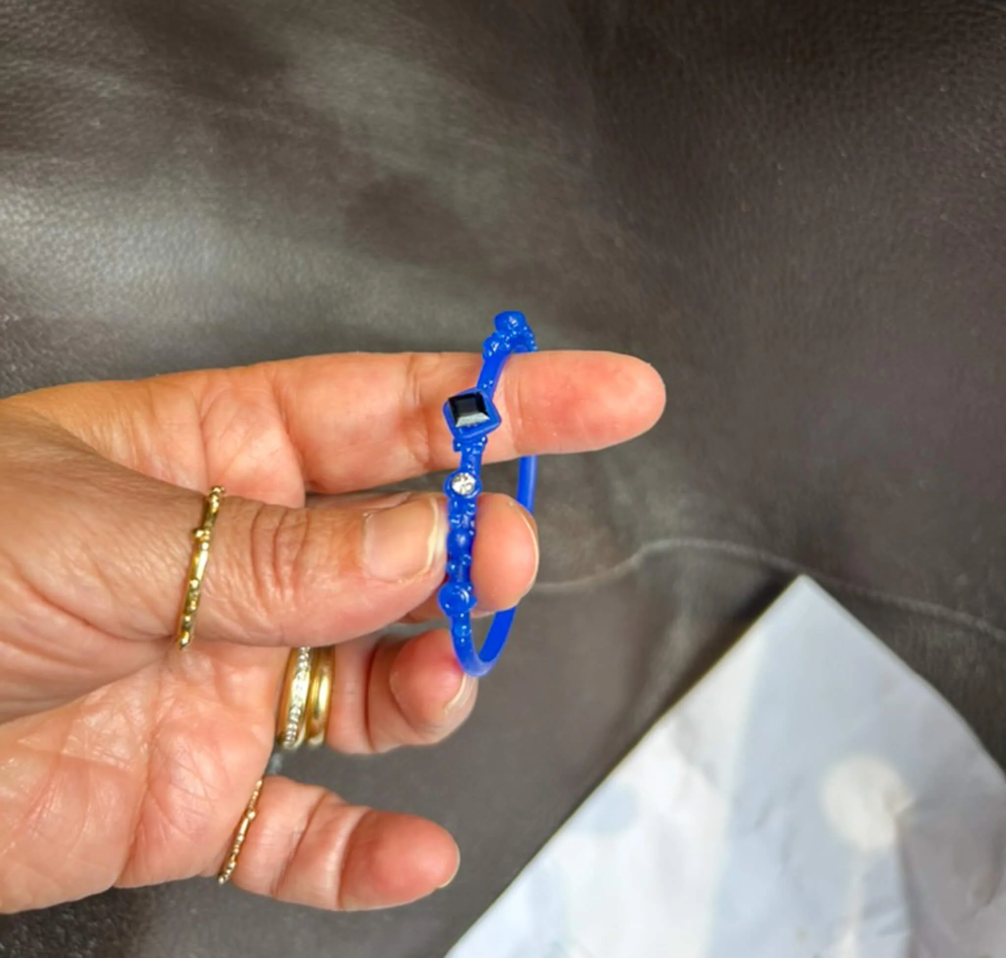 The bangle carved in wax