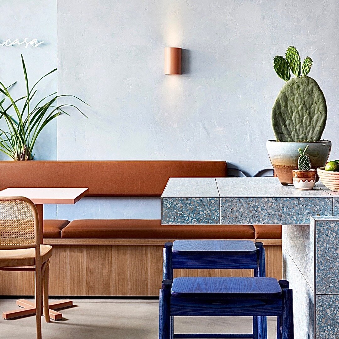 Fonda, it was designed by Melbourne&rsquo;s up-and-coming Studio Esteta and inspired by both Mexican architecture &mdash; particularly the work of Luis Barrag&aacute;n &mdash; and the restaurant&rsquo;s coastal surroundings. The interior ticks off a 