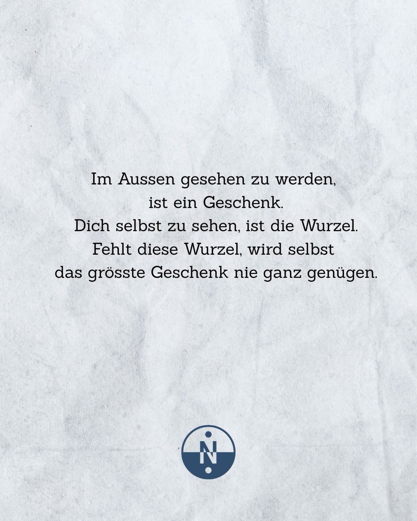 Im Aussen gesehen zu werden, ist ein Geschenk. Dich selbst zu sehen, ist die Wurzel.

In der Traditionellen Chinesischen Medizin beginnt wahre Gesundheit nicht im Aussen &ndash; sondern in der Verbindung zu dir selbst.

Wenn wir nur nach Anerkennung,