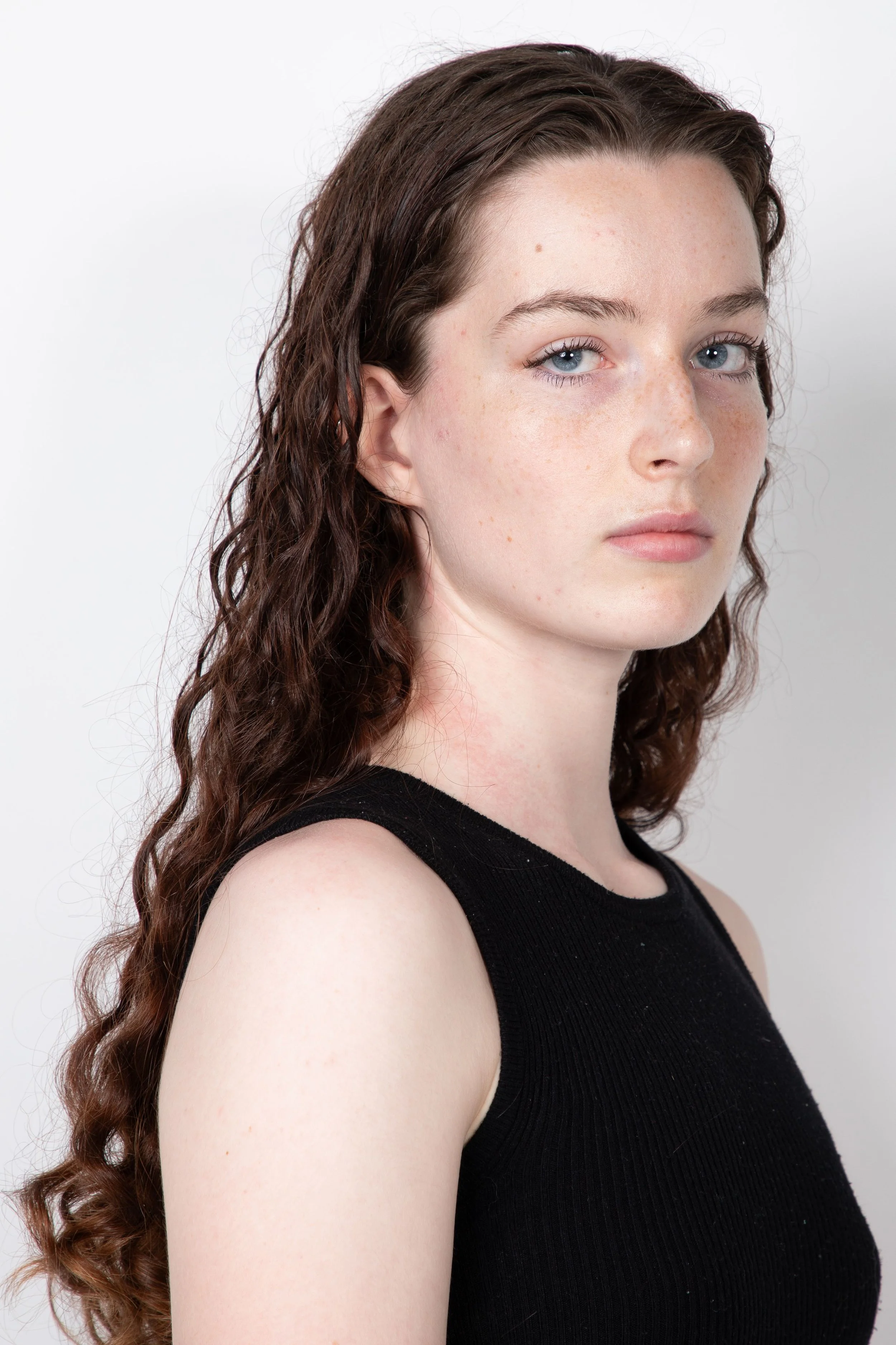 8-manon-w-polas-2026-another-mother-management.jpg