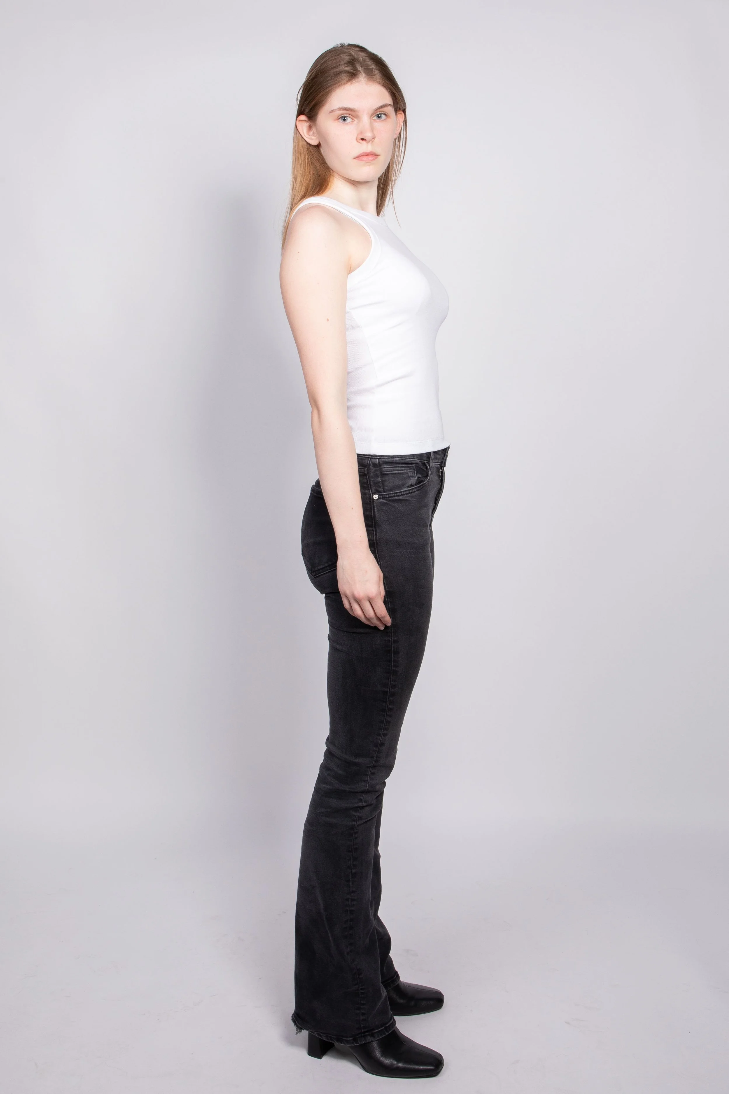 5-ella-k-polas-2026-another-mother-management.jpg