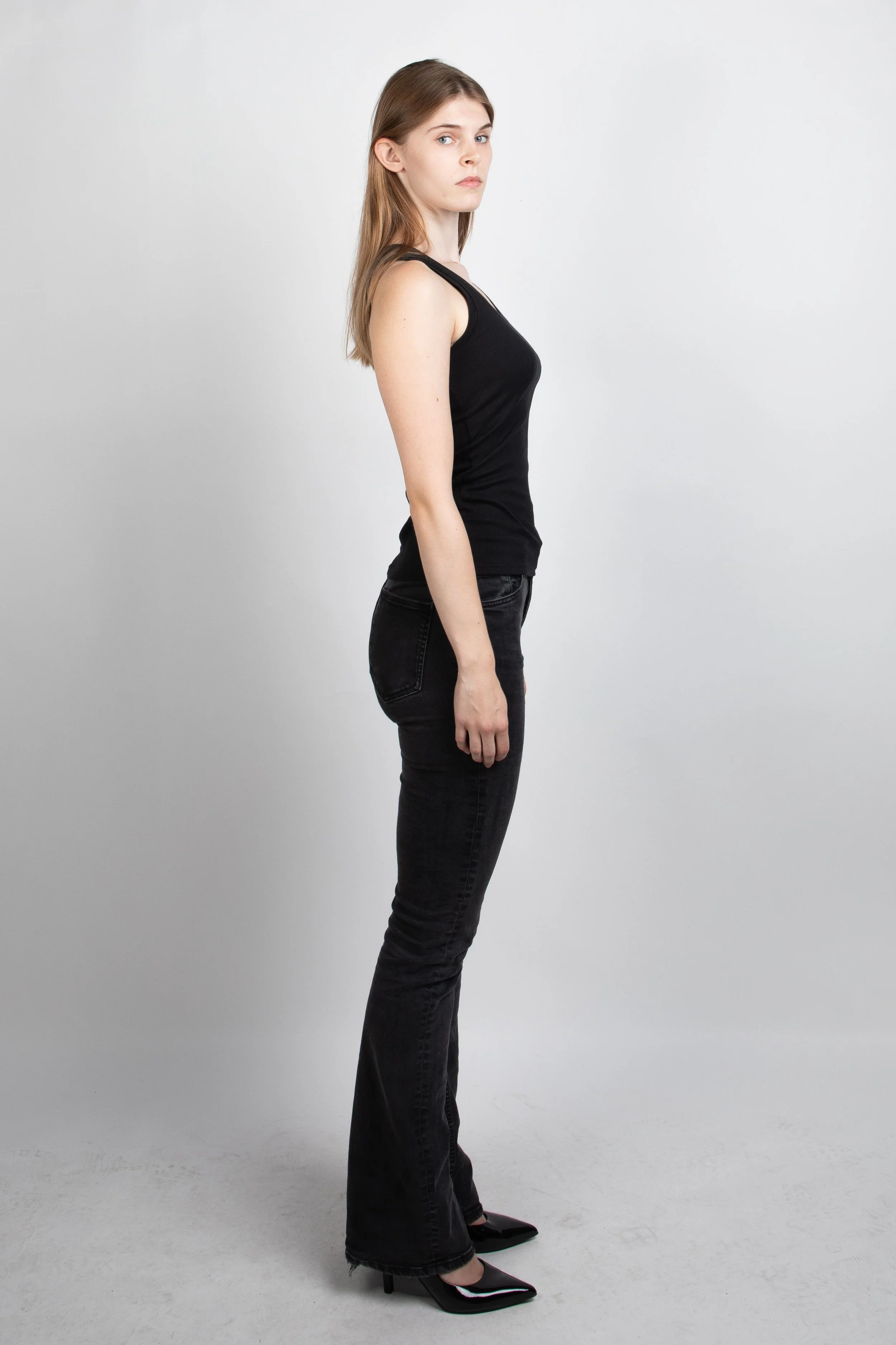 2-ella-k-polas-2026-another-mother-management.jpg