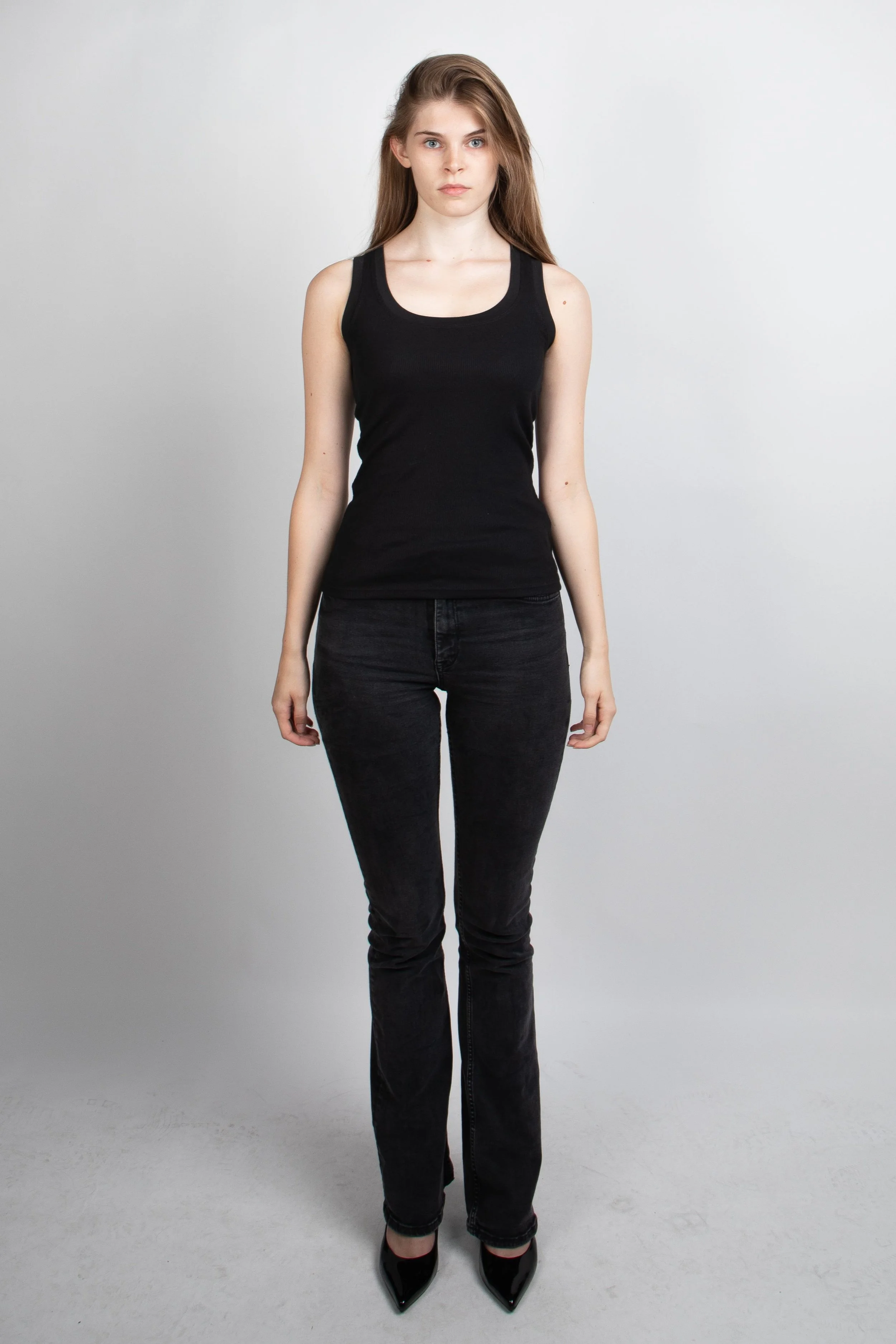 6-ella-k-polas-2026-another-mother-management.jpg