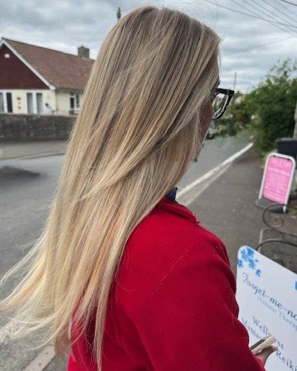 Kate created a soft blonde refresh to brighten her client's beautiful long locks &mdash; effortless, sun-kissed colour just in time for summer 🌞

Book your appointment on our website - blushsomerset.com 

#blondehair #salon #somersetsalon #haircolou