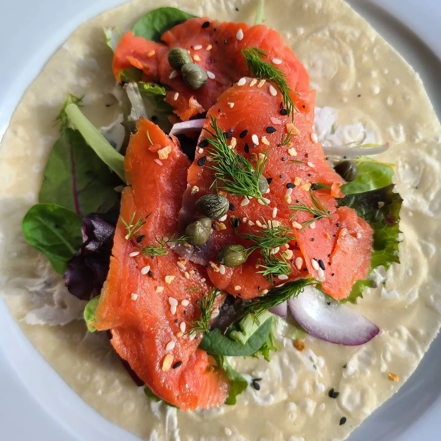 Monday mornings make me think of the before-times... when I'd commute into the city for work and stop by the bagel shop around the corner from the office to treat myself to a smoked salmon sandwich.
.
I promise you I'm not lying when I say making sin