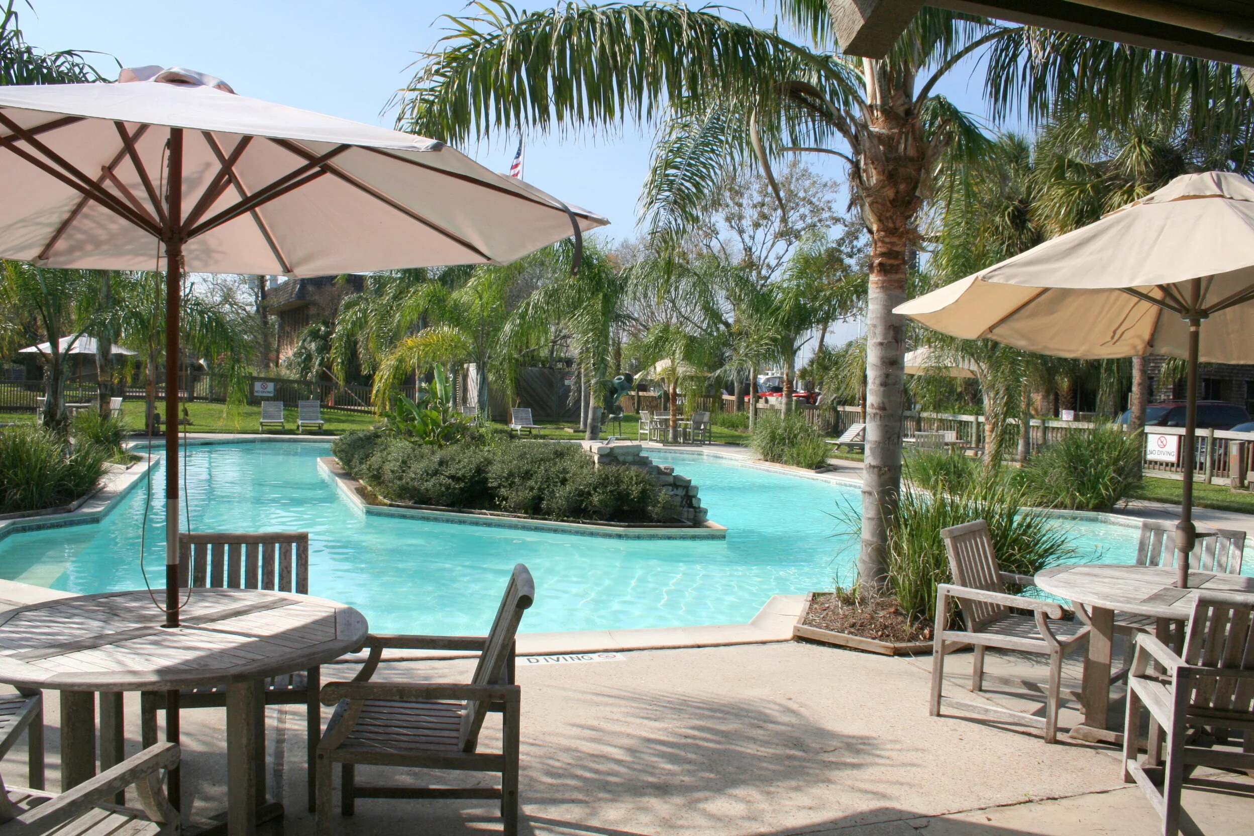 — WATERGATE YACHTING CENTER