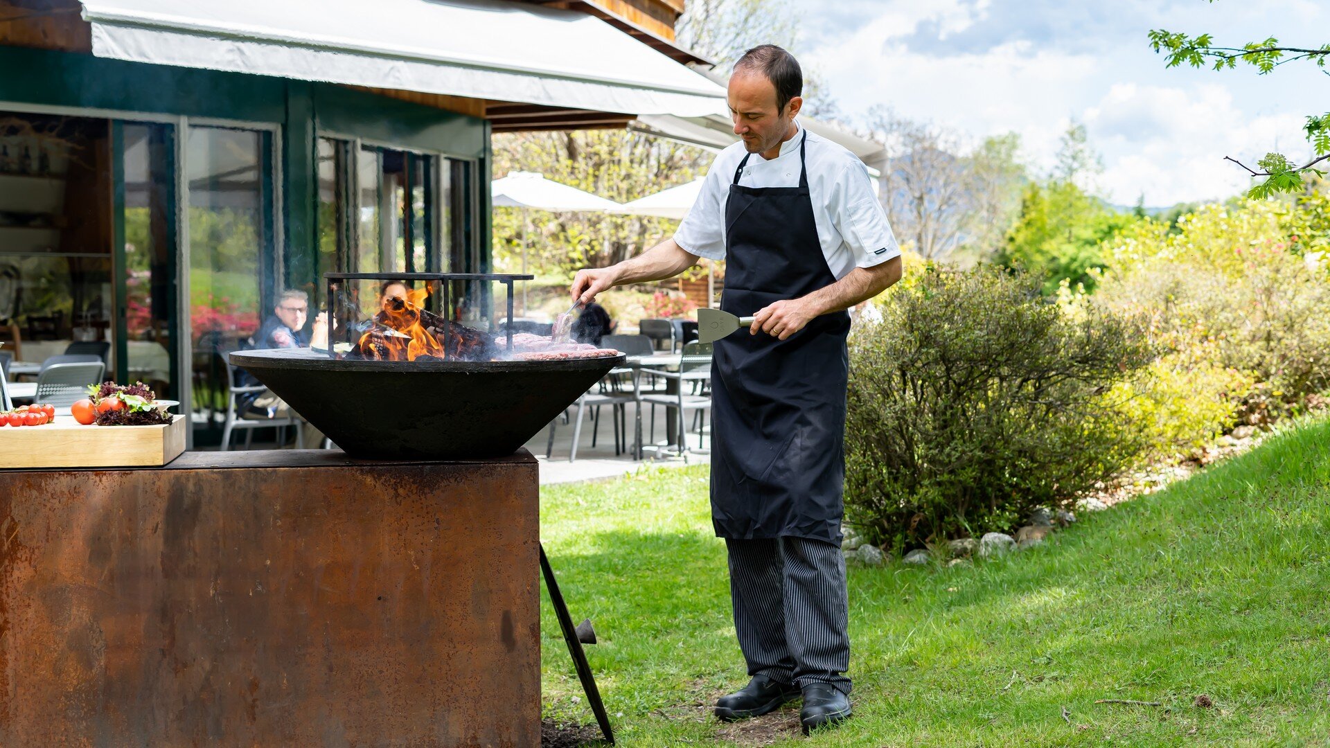 Grill, Restaurant Il Castagno in Mugena, Tessin