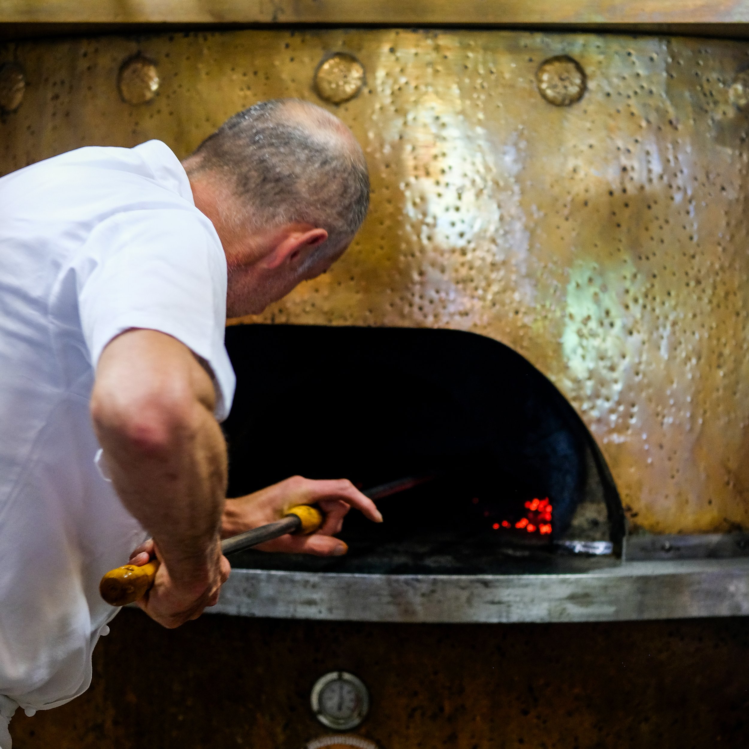Pizzaiolo, Restaurant Il Castagno in Mugena, Tessin