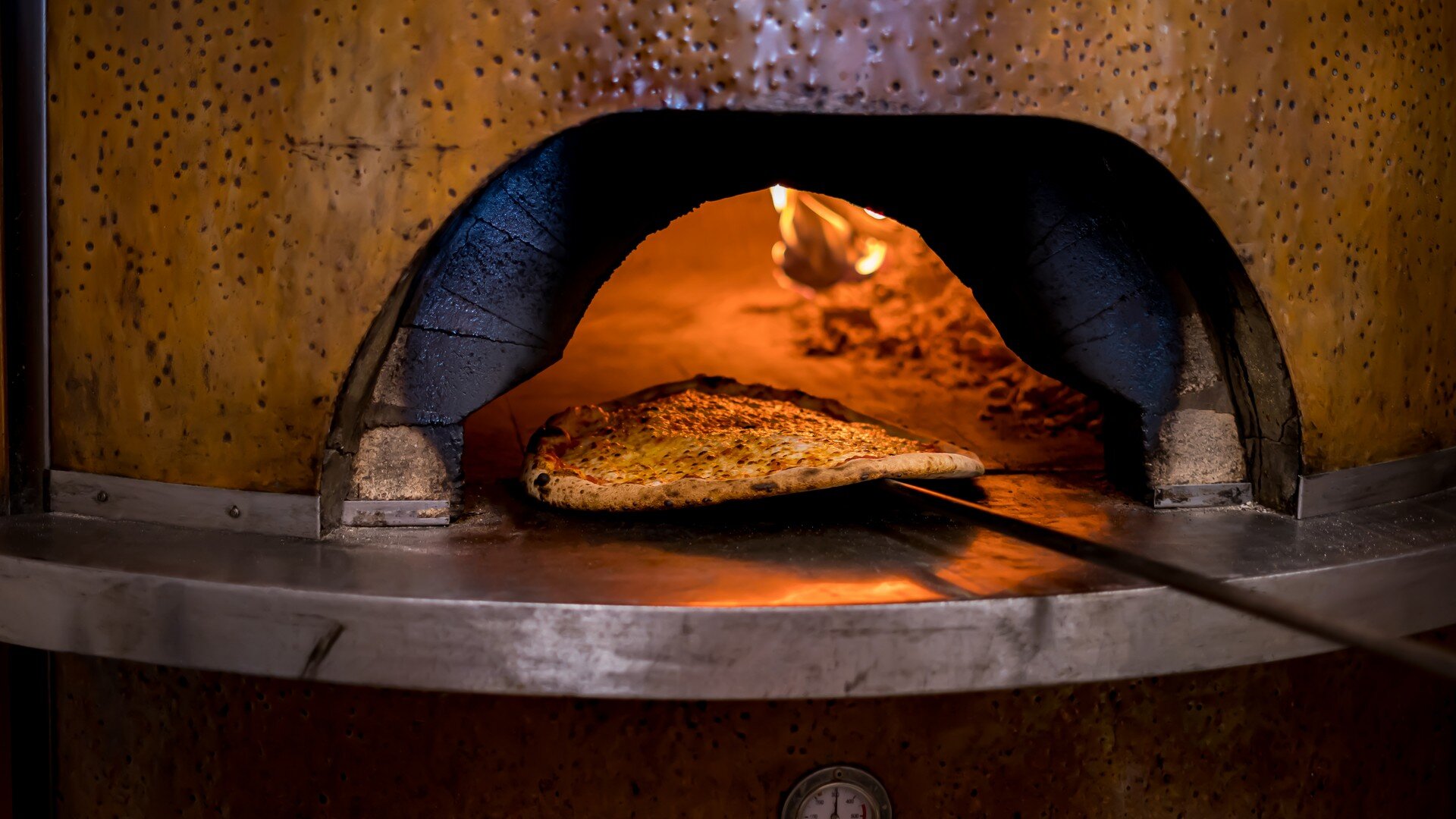 Pizza, Restaurant Il Castagno in Mugena, Tessin