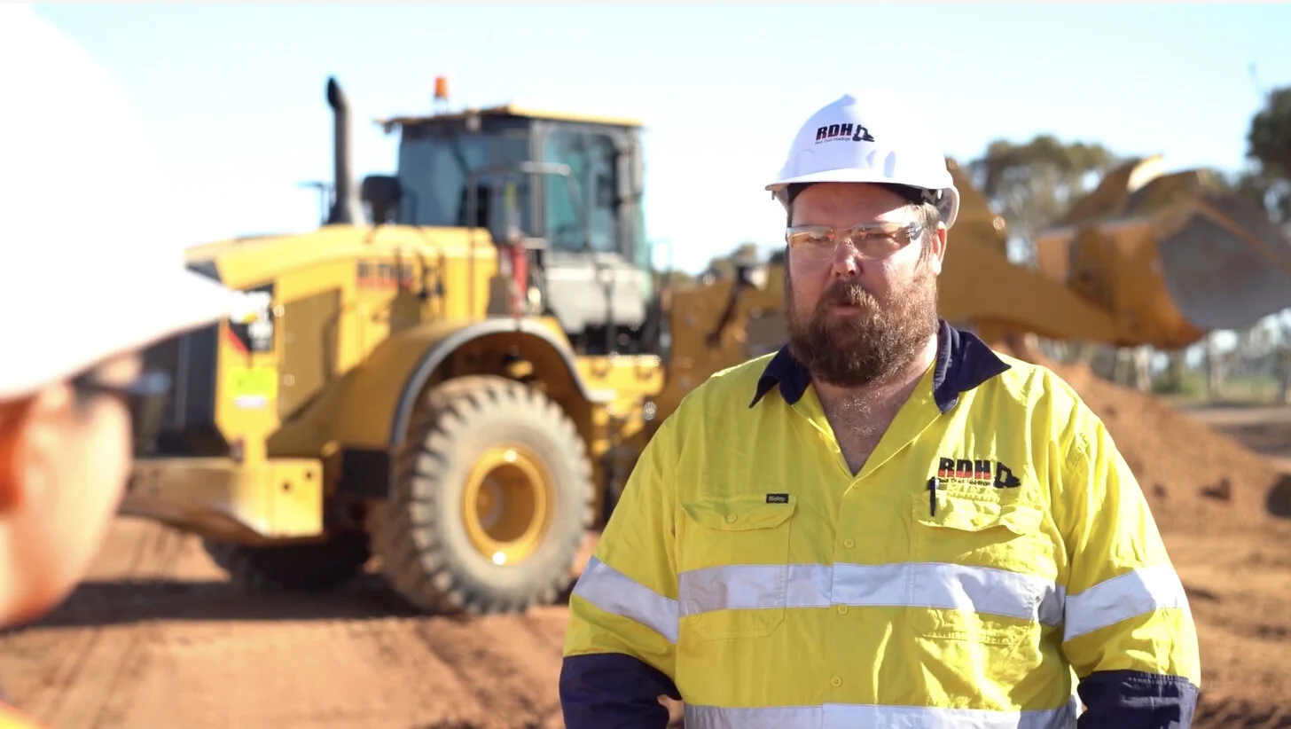 Cat® 950 GC Delivers More for Red Dust Holdings