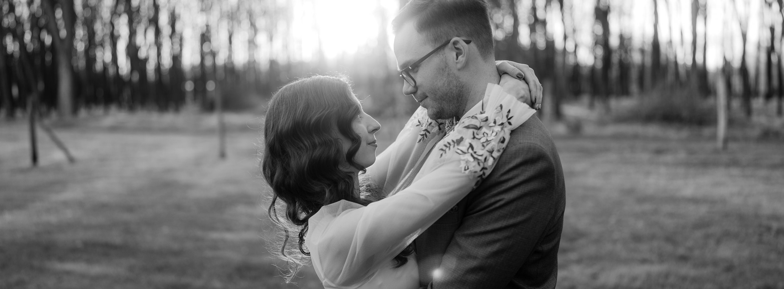 Esküvői fotózás ajánlatkérés érzelmekre fókuszálva