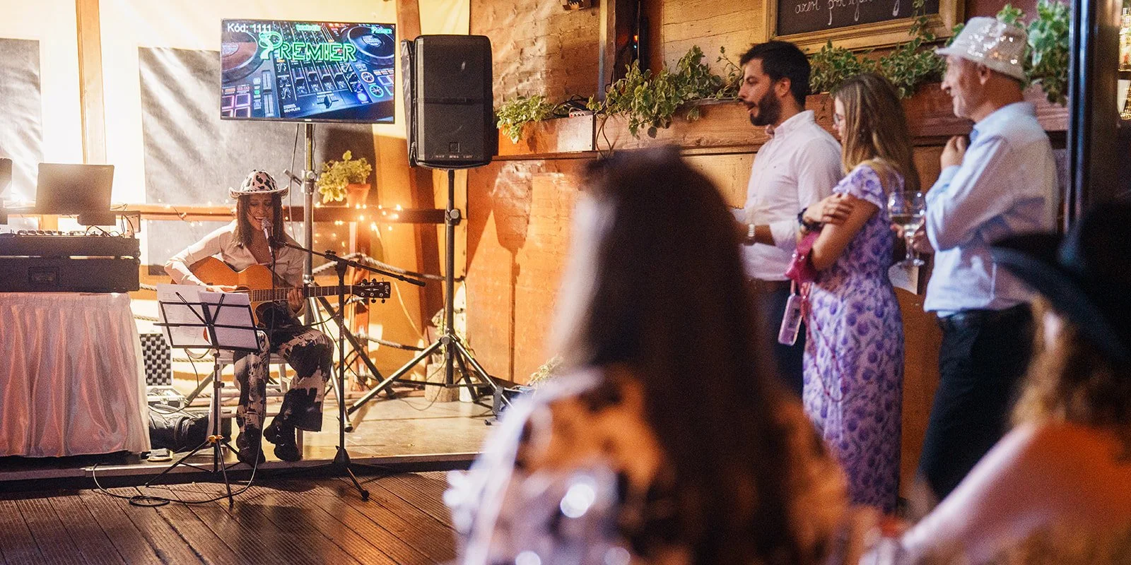 Anna és Tamás_Café Ponyvaregény-412_websize.jpg