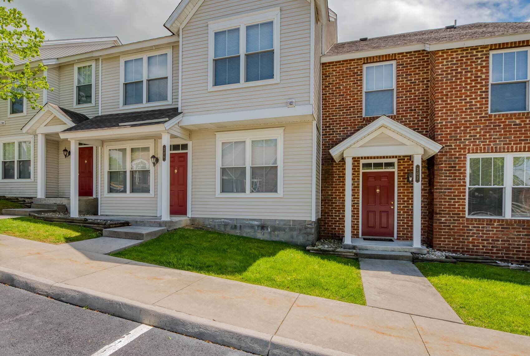 Gallery OffCampus Apartments — Maple Ridge Townhomes