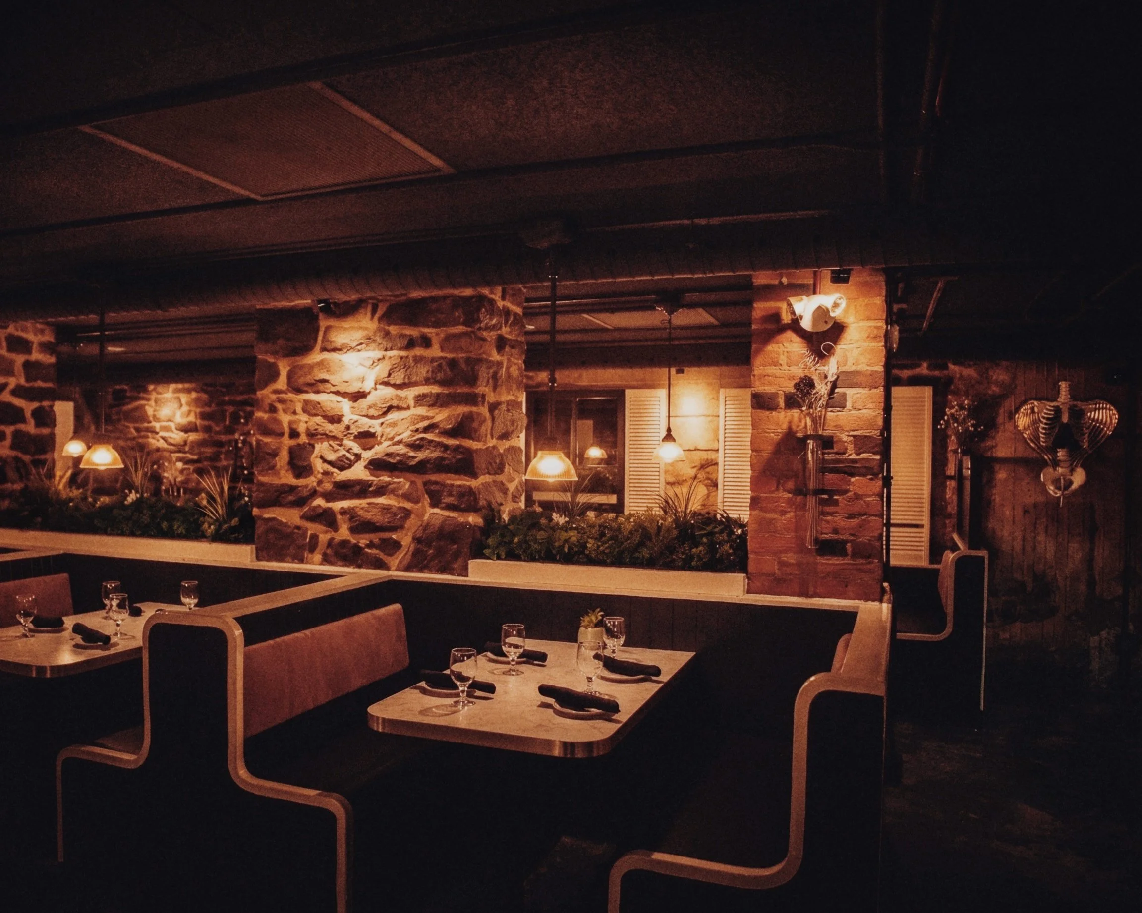 Apothecary-ottawa-bar-intimate-dates.jpg