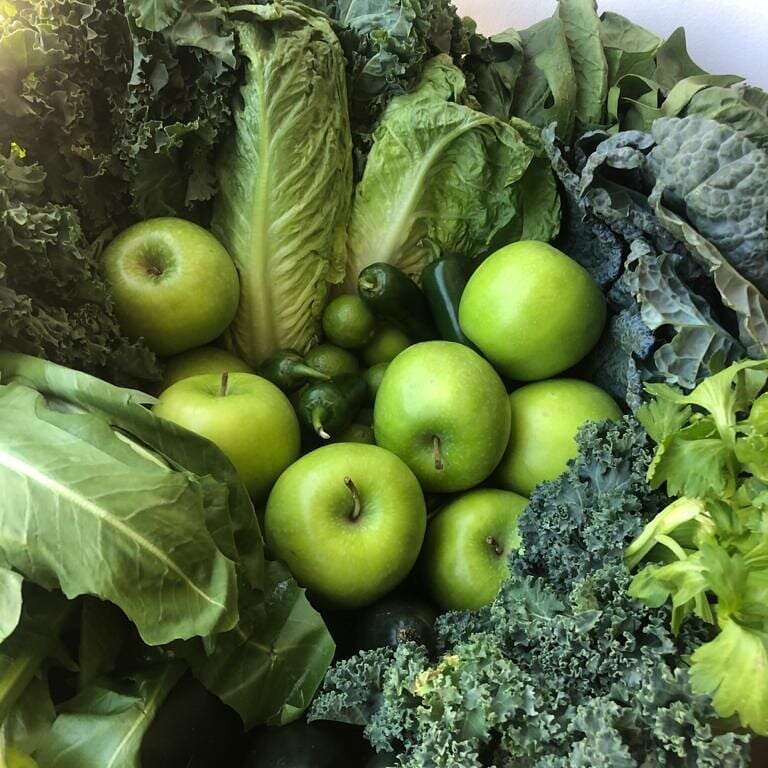 Happy Saturday Pasa Pasa Family 🌿

Green fruits and vegetables are loaded with important vitamins and minerals like vitamin A, vitamin C, potassium, and folate, as well as fiber And the list goes go...🤸😄🌿🌱

Why should we have more greens in our 