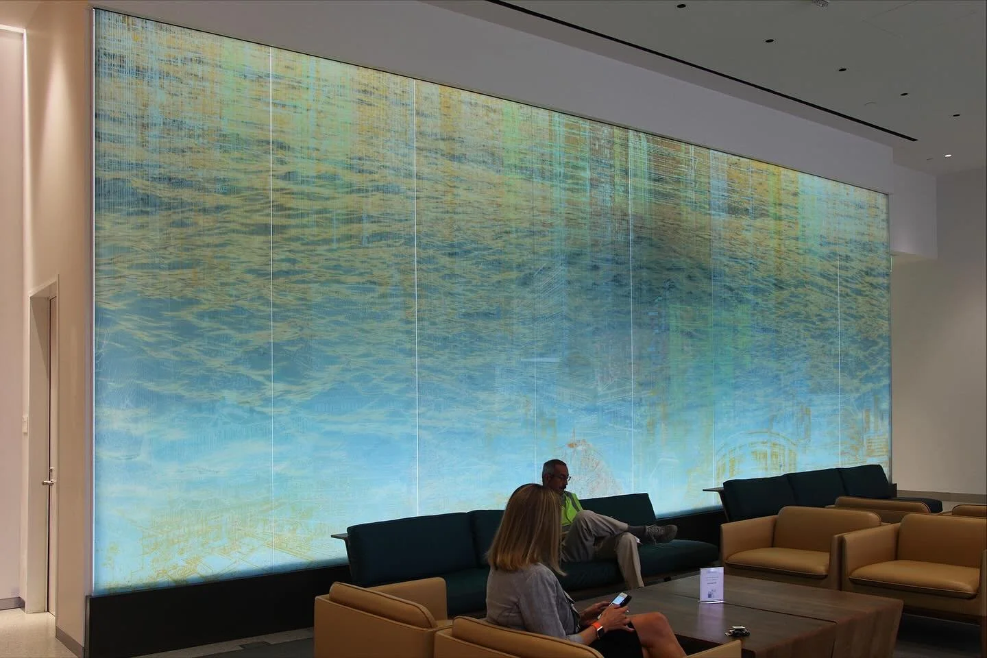 💡Did you know, in addition to our range of custom glass solutions, Galaxy offers high-quality printed graphics?

We take your digital art file and turn it into a decorative panel!cYou get to choose between transparent or opaque finishes, and the fin