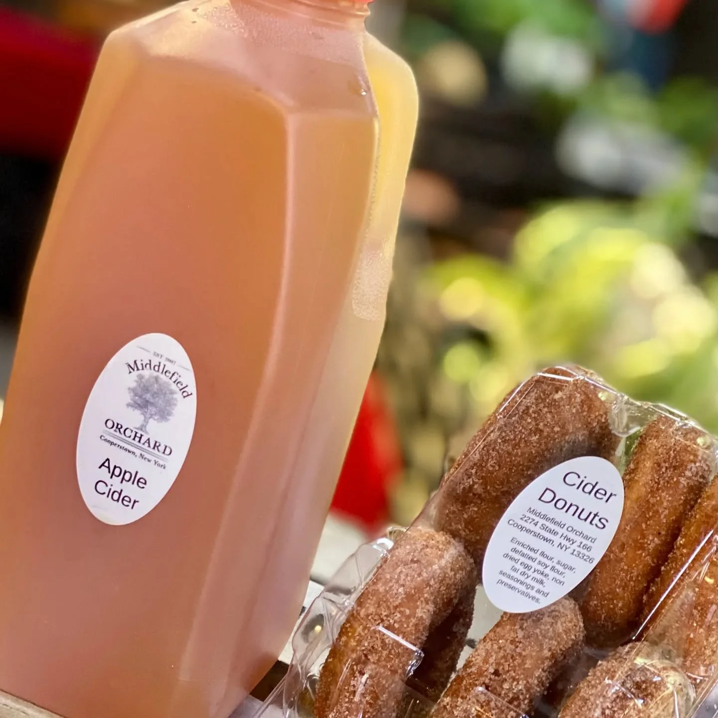 Cider and cider donuts today at the Cooperstown Farmers' Market 

Get the best produce of the summer along with the best tastes of fall!

#bestofbothworlds #cooperstownfarmersmarket #cooperstownny #upstateny #cider #ciderdonuts