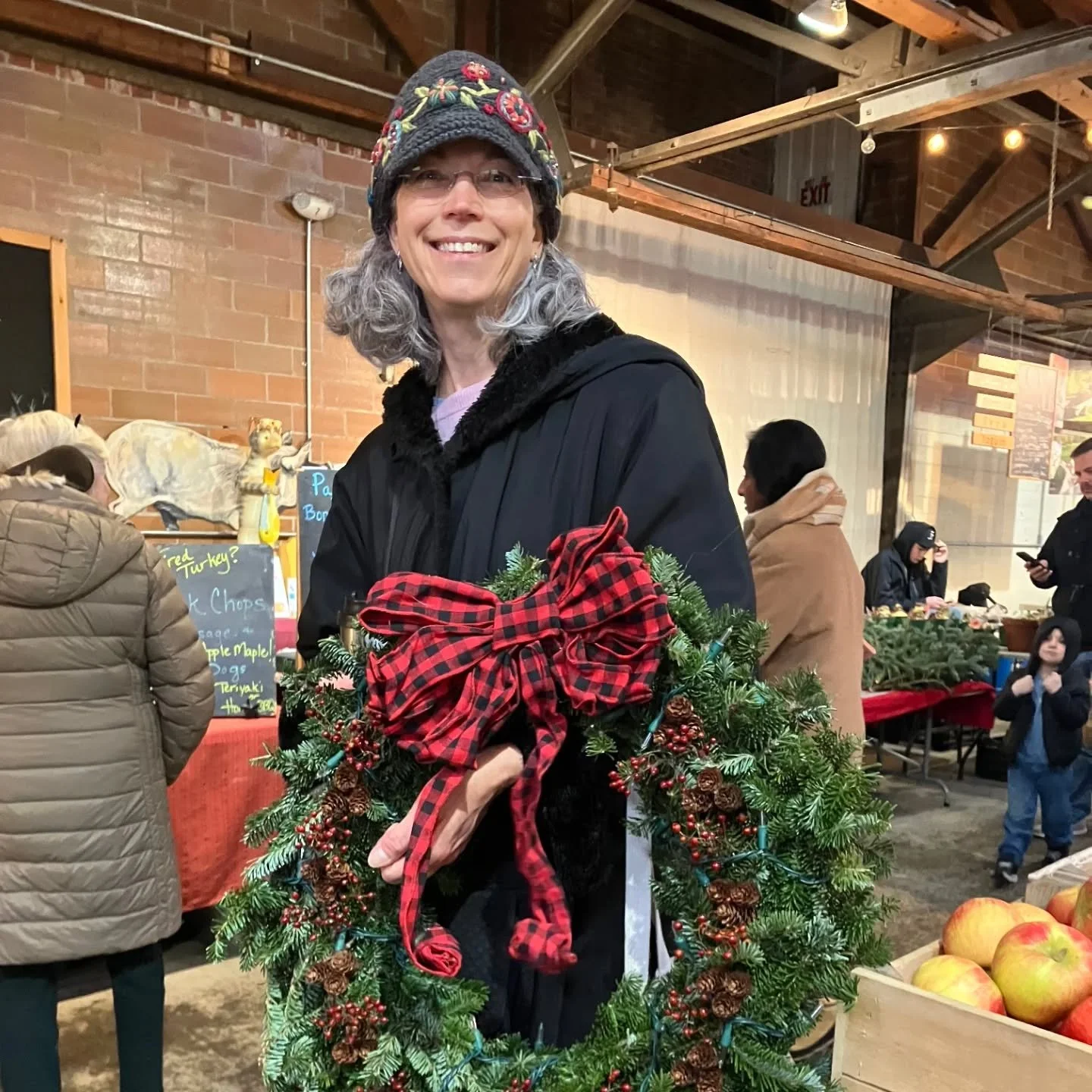 Get locally made greenery and wreaths from @artfarmcutflower and Wild Pines Pumpkin Patch today at the Cooperstown Farmers' Market 

#farmersmarket #cooperstownfarmersmarket #wreath #christmasiscoming🎄 #shoplocal