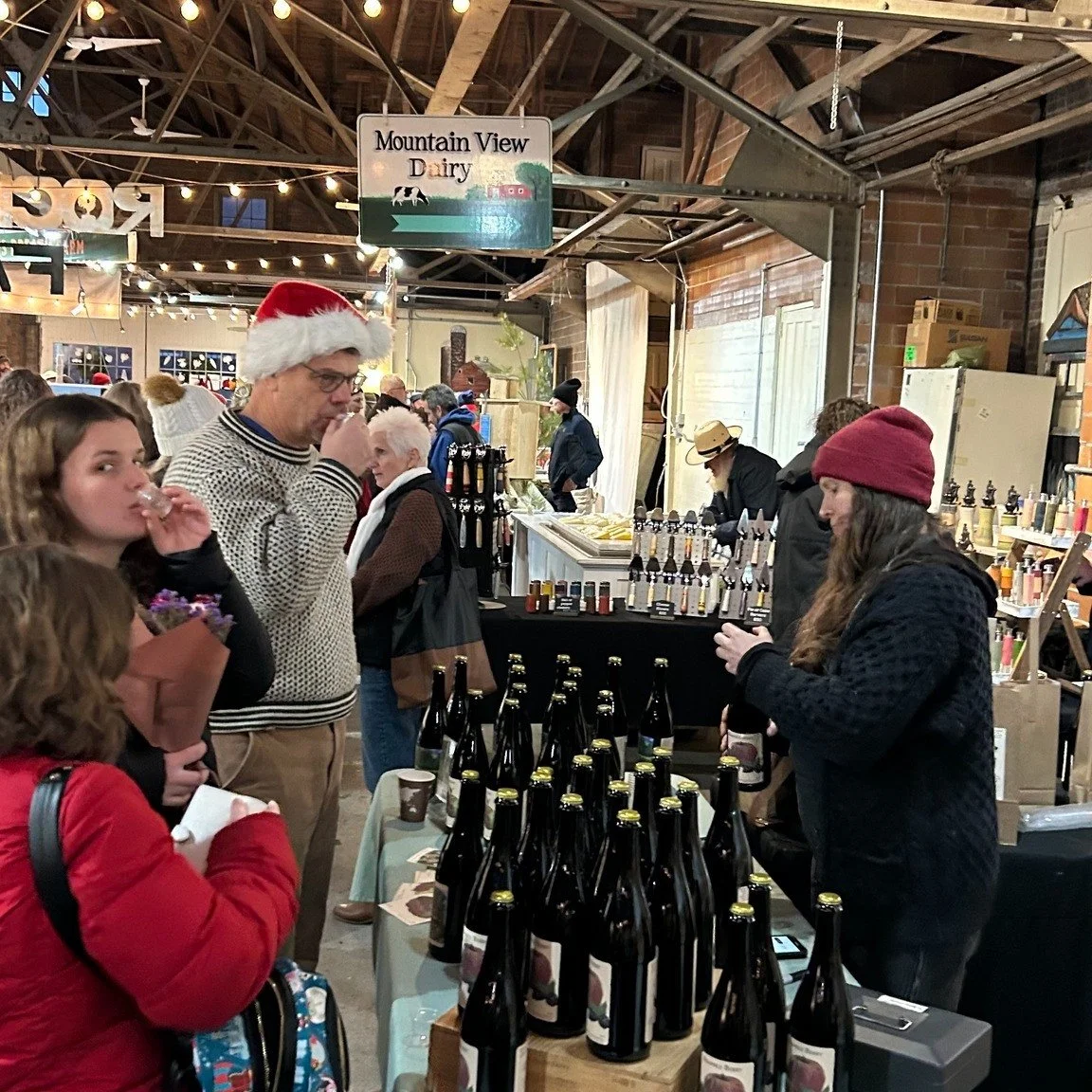 Happening Now! 

Come enjoy a festive evening in Cooperstown on Tuesday, December 23 at the Cooperstown Holiday Stroll &amp; Farmers&rsquo; Market.

The special Holiday Farmers' Market will run from 4 pm to 7 pm and feature 25 local farmers, artisans