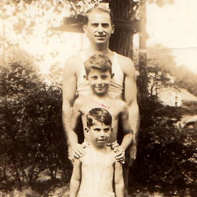 On the latest episode of Roth &amp; Company, Sam Anderson (@shamblanderson) and Wesley Morris (@wsslyy) join host @sgfelsen to discuss Roth's nonfiction masterpiece, PATRIMONY:

https://open.spotify.com/episode/5m8WtMr7riN6eE2NFHjnPm