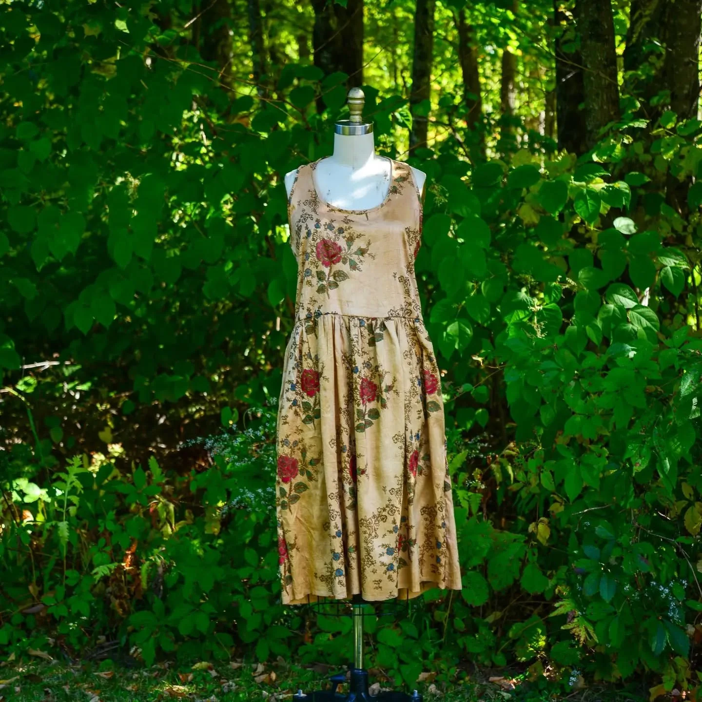 Time for one last summery dress picture, even though I am posting it from in front of fall's first fire... time to put a good jacket over dresses! Bringing both of these pieces to @commongroundcountryfair this weekend. Dress is tea-stained, hand pain