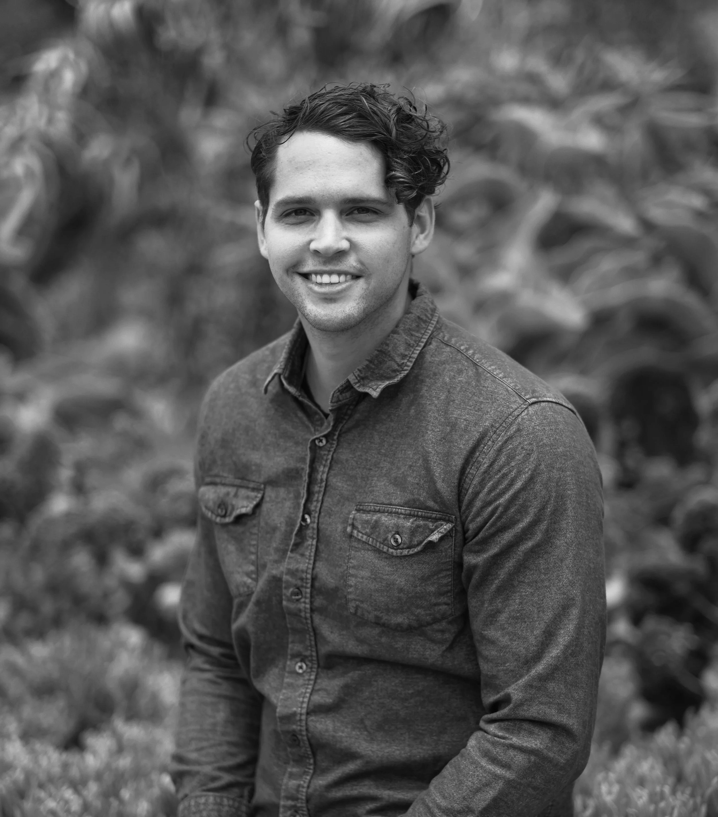 Black and white portrait of Ricardo Dengel Mestres