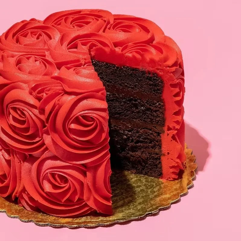 red-rose-chocolate-cake.313de4a55fec188fd2a000e9b28a68e4.jpeg