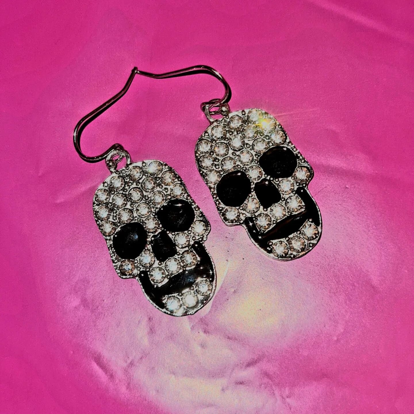 Diamant&eacute; Skull Earings 
Now available online at www.thepixieboutique.co.uk