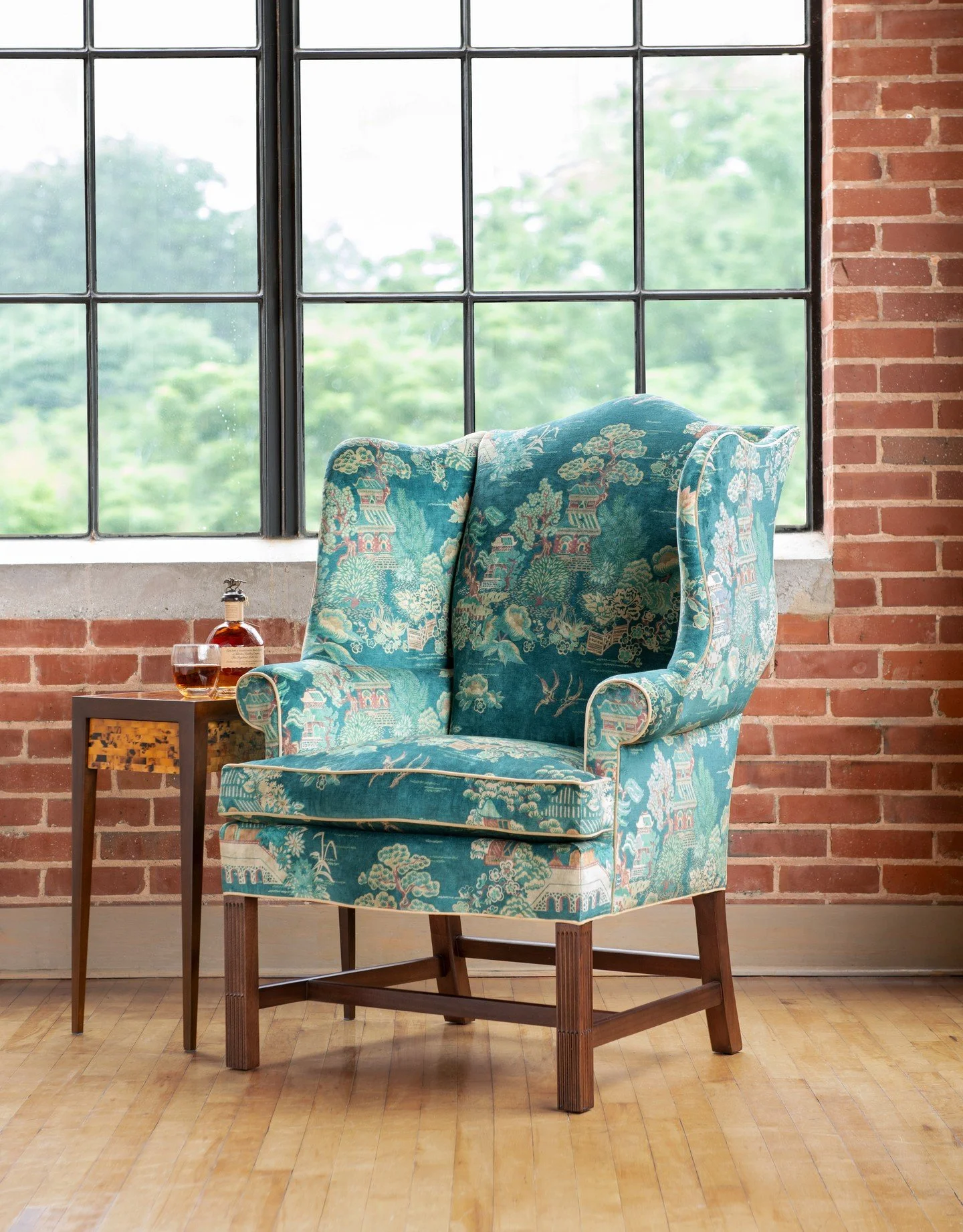 Classic lines, thoughtfully reinterpreted.

The HC1271-55 Townsend Wing Chair from @hickorychair is shown in HC801-74 LIBERTY, a tailored small-scale fabric that adds quiet structure, paired with a rich Truffle finish for depth and warmth.

Alongside