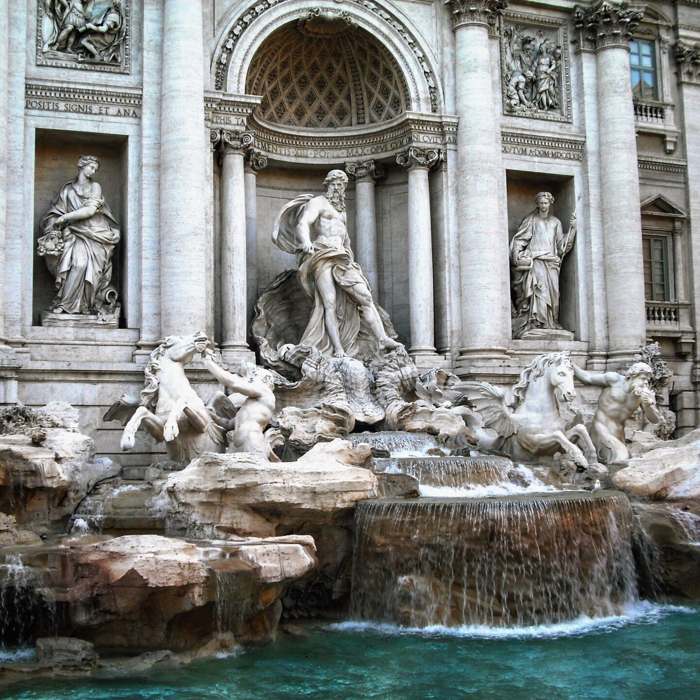 Trevi Fountain-Statue of Oceanus being pulled by seahorses. 
 #italy🇮🇹❤️ #italy #amateurphotography #canon #canonphotography #bucketlist #bucketlisttravel #alps #rome #romeitaly #romeitaly🇮🇹 
#rome🇮🇹 #trevifountain #trevi #oceanus #amateurphoto