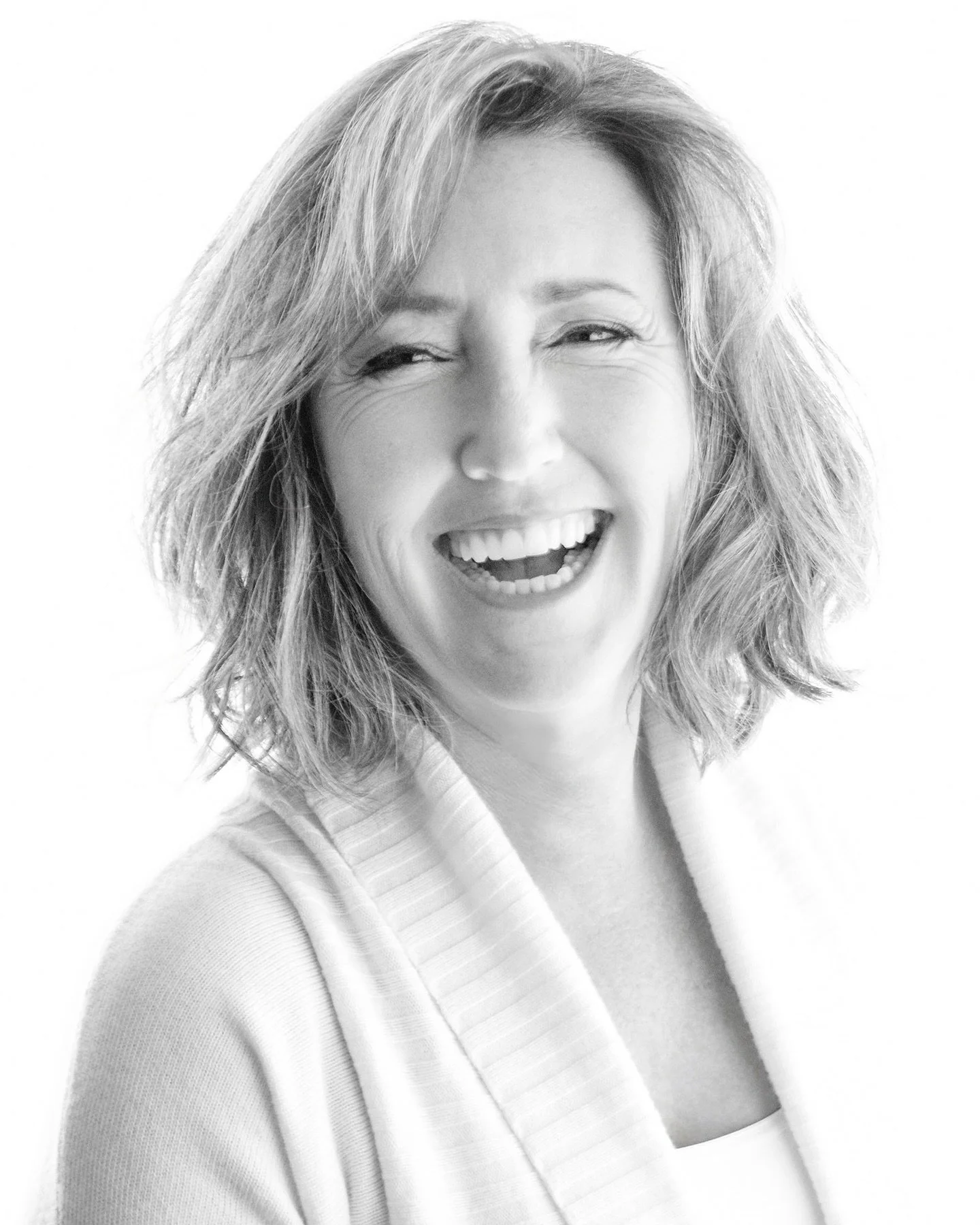 &ldquo;Happiness comes from what is happening around you.

Joy comes from what is happening within you.&rdquo;

Have a Joyful Week 💝!

The beautiful Rhonda LoPresti 🥰

#theover50photographer #womenempowerment #joy #sandiegophotographer